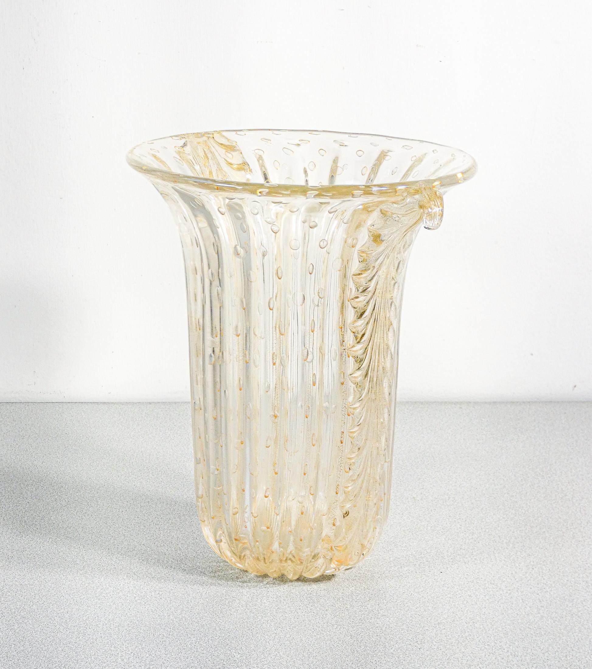 Late 20th Century Vaso design TOSO Murano, vetro soffiato trasparente bullicante, cordonato in vendita