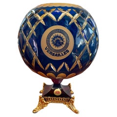 Vase de luxe Versailles du 20e siècle en cristal bicolore et bronze, taillé à la main