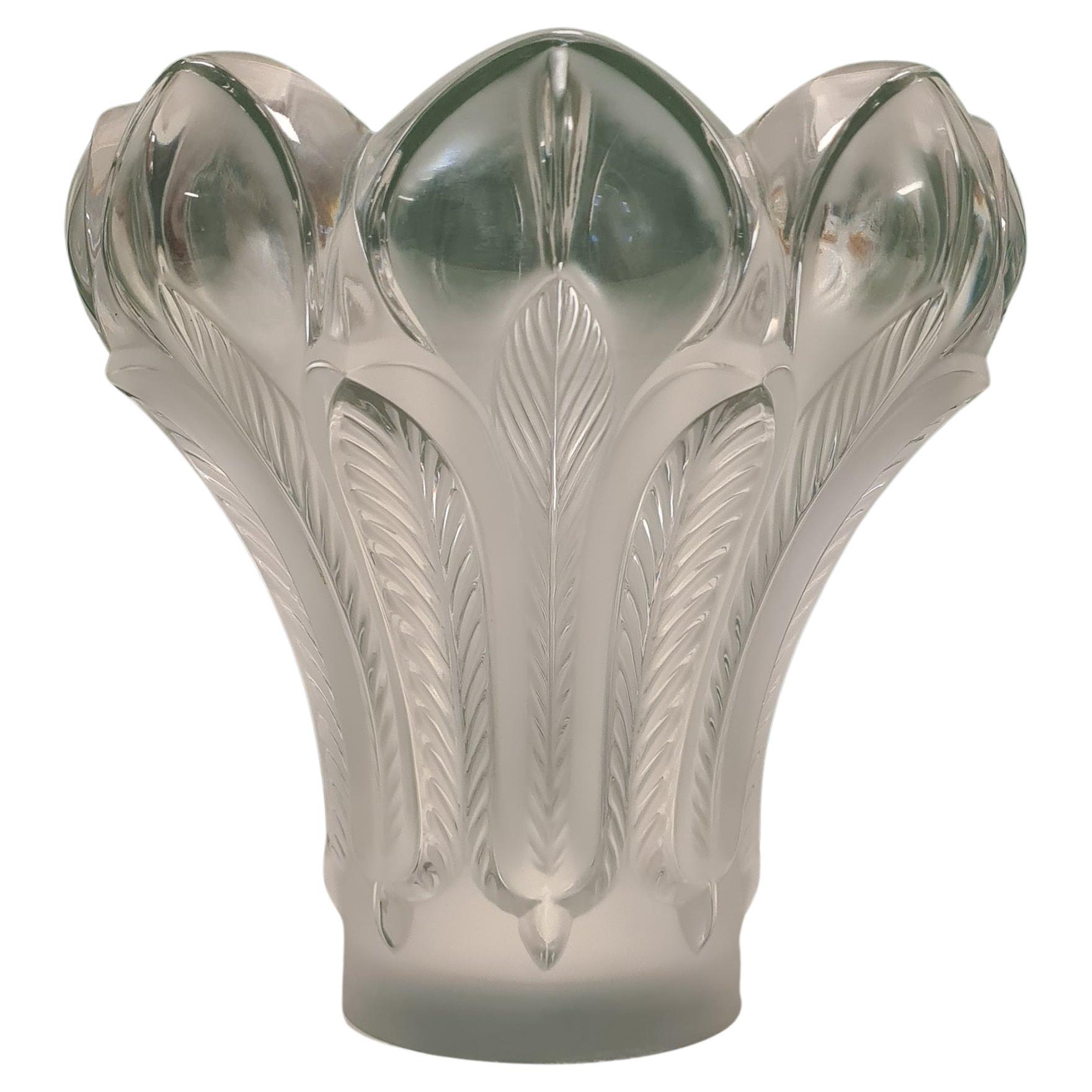 Vase Esna de Lalique en vente