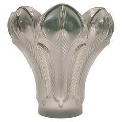 Retro Esna vase by Lalique