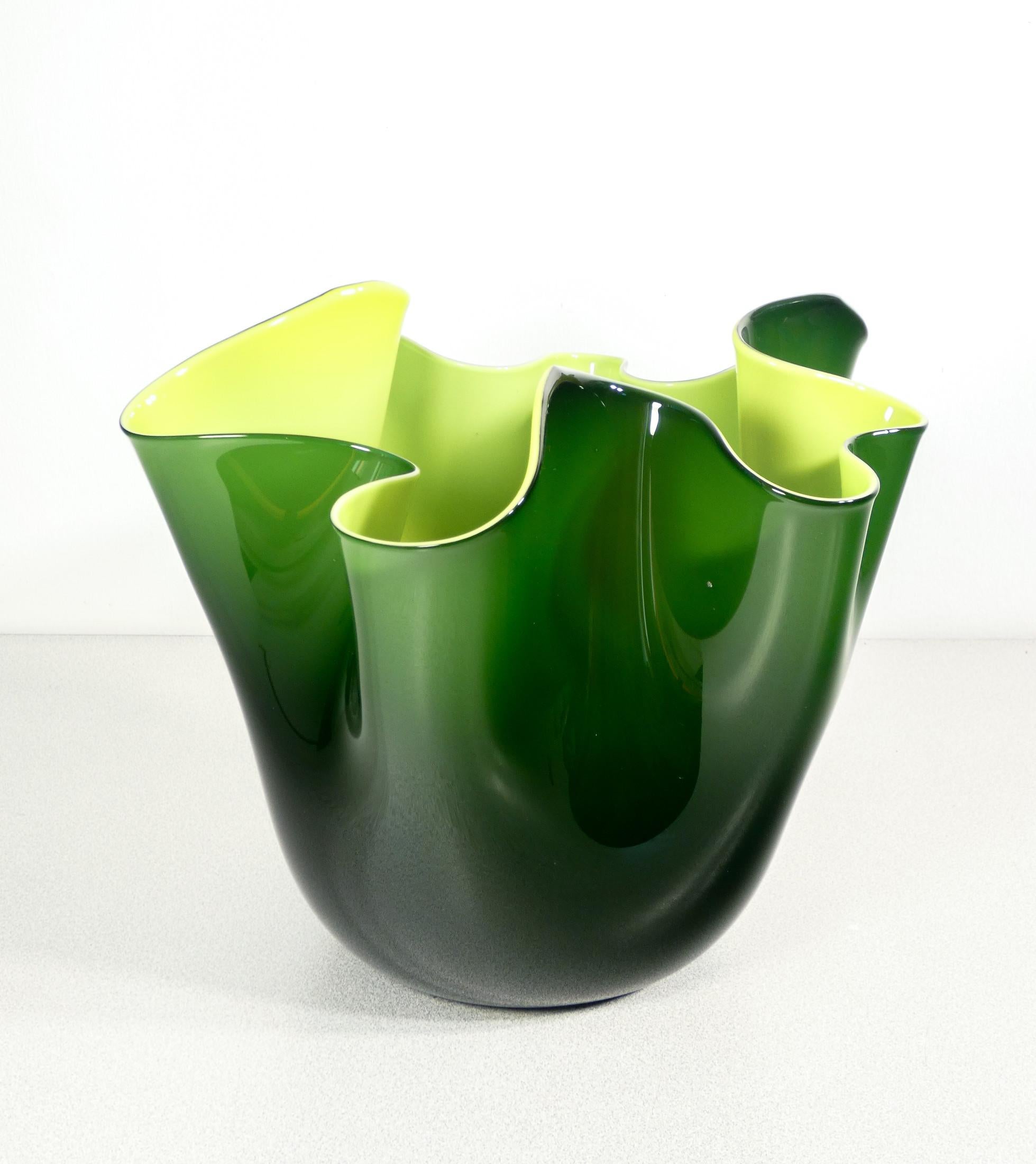Late 20th Century Vaso Fazzoletto design Fulvio BIANCONI per VENINI. Murano, 1972