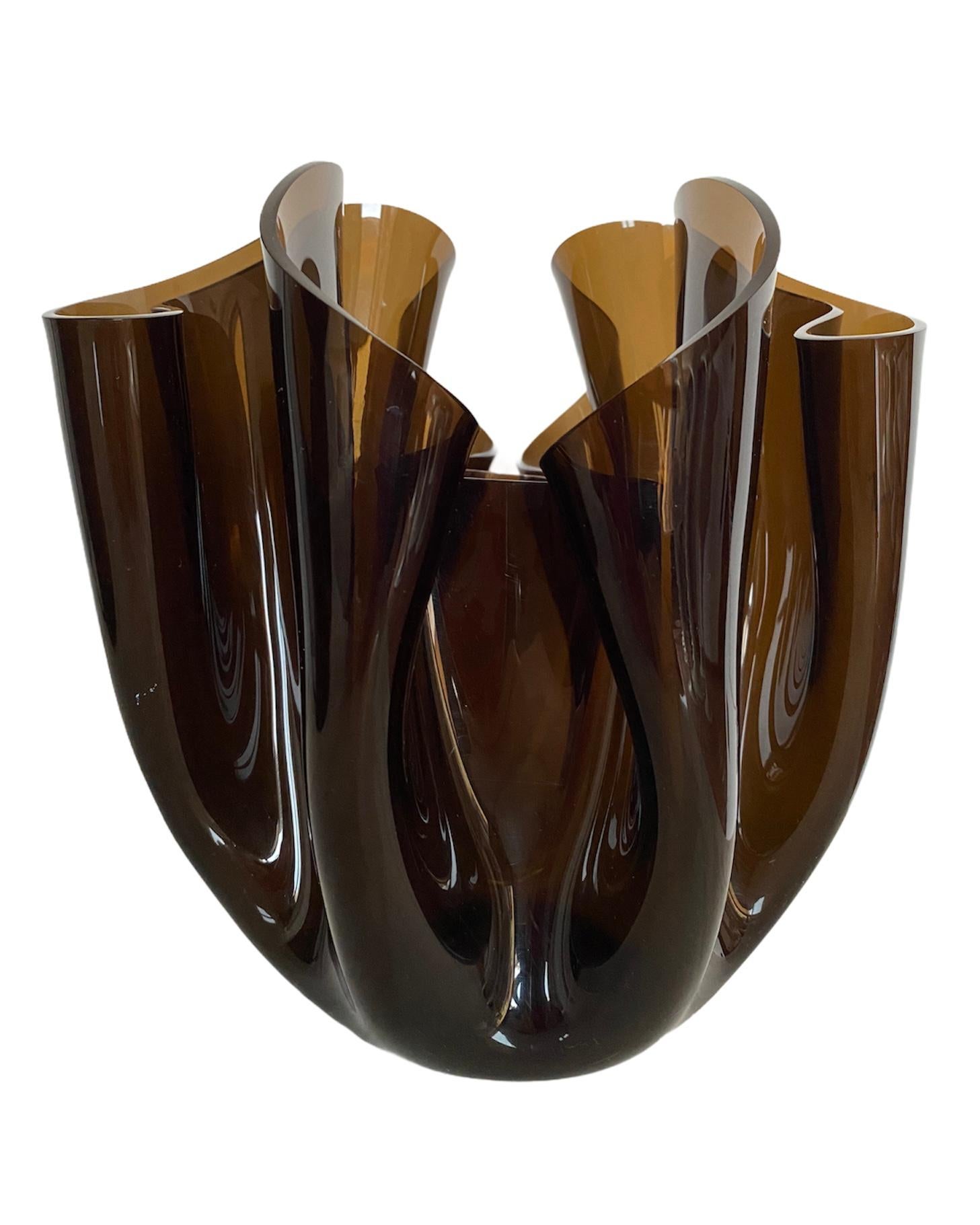 Italian Vaso Fazzoletto di Luigi Massoni per Guzzini - anni '70 For Sale