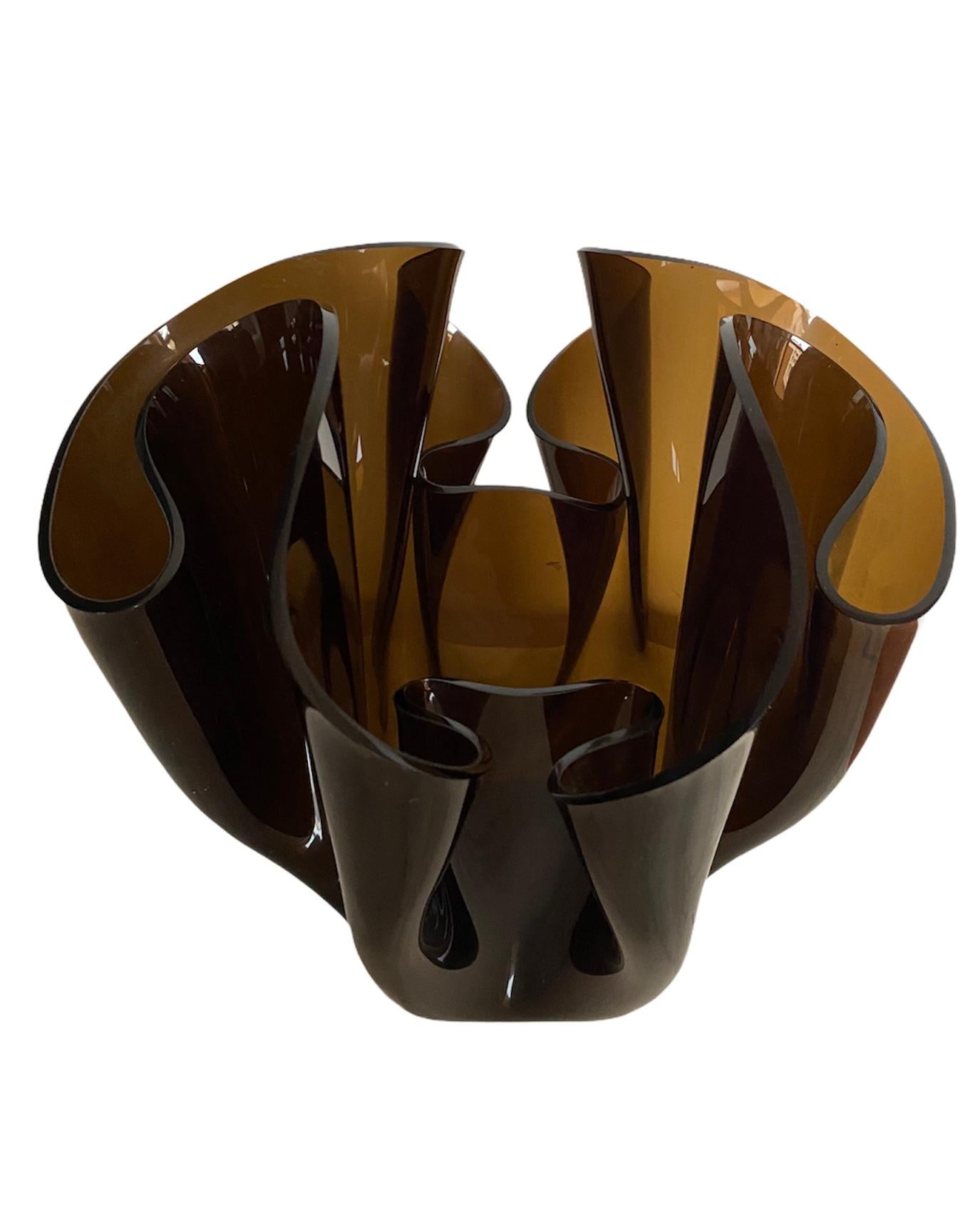 Vaso Fazzoletto di Luigi Massoni per Guzzini - anni '70 In Good Condition For Sale In Fidenza, IT