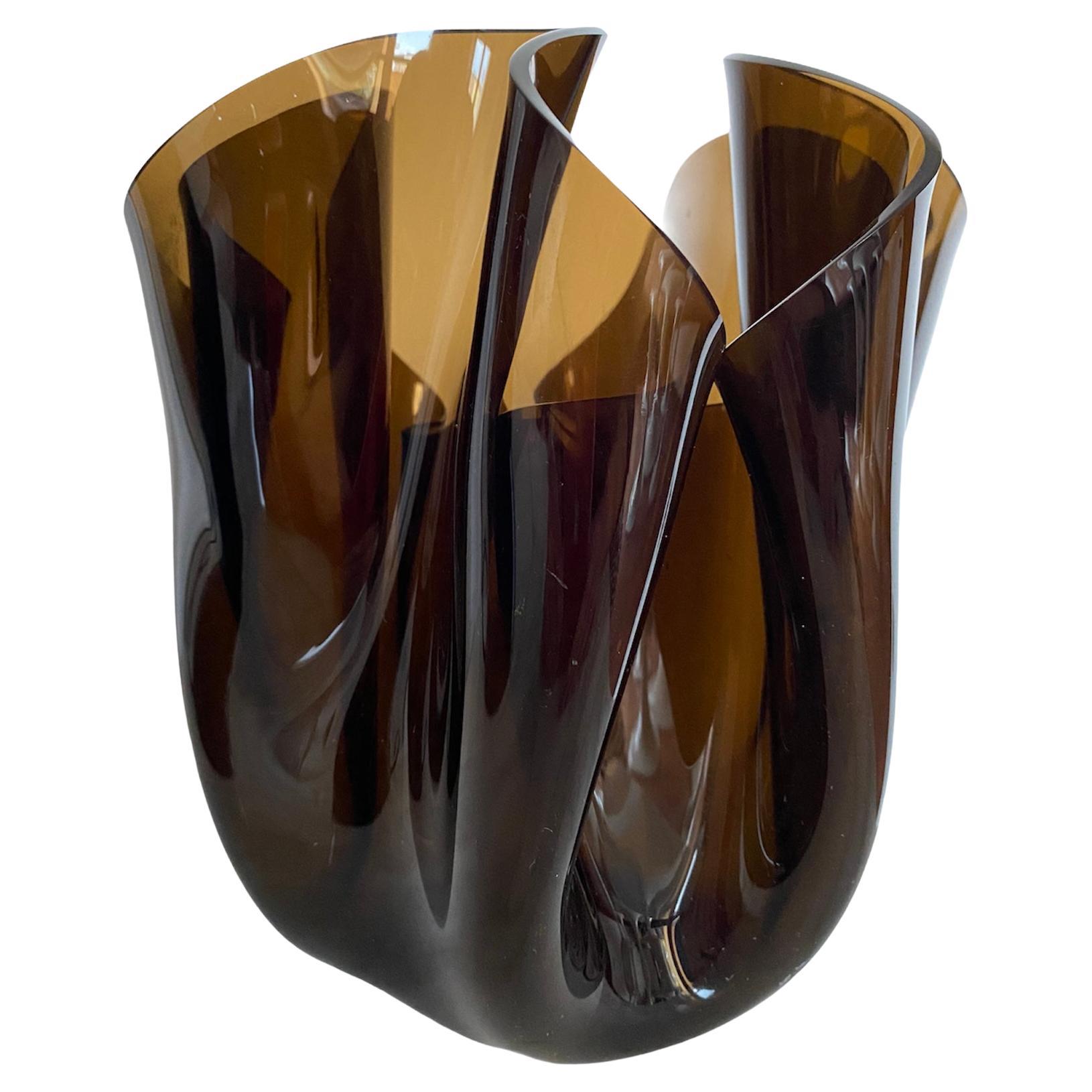 Vaso Fazzoletto di Luigi Massoni per Guzzini - anni 
70 For Sale