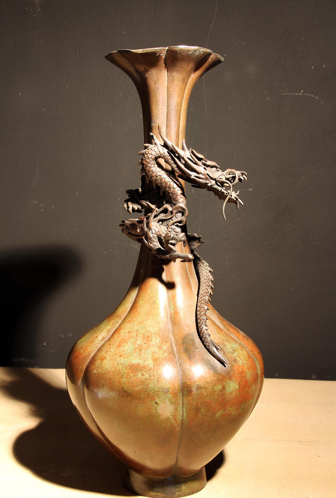 Japanese Bronze Vase with Dragon For Sale 1