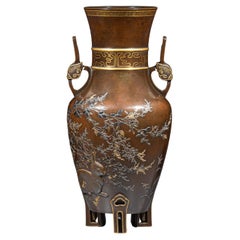 Vaso in bronzo raffigurante un coniglio al chiaro di luna