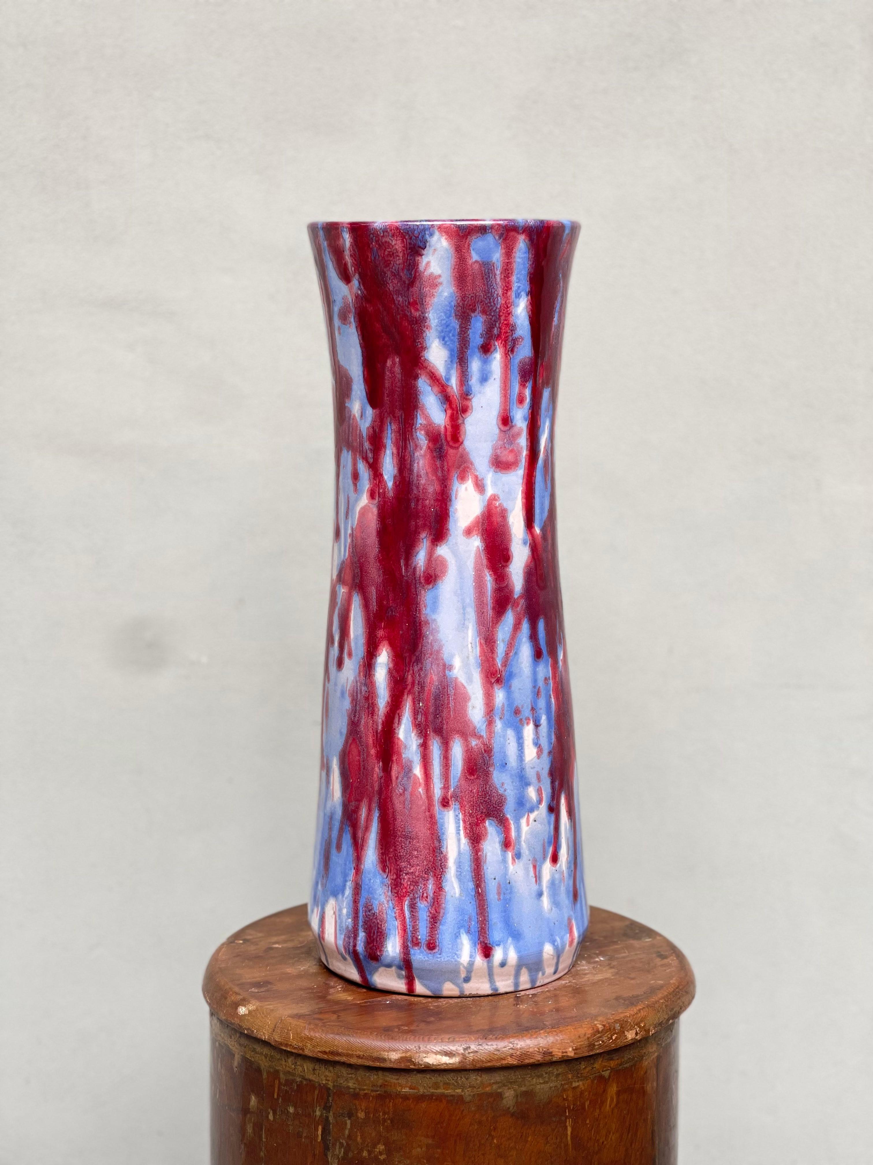 vaso in ceramica anni 60 - vintage - design vase - ceramic vase - ceramica

Descrizione dell'oggetto
vaso in ceramica smaltato anni '60 di produzione italiana. 



Dettagli sull'oggetto
Blu  
Rosso
AZZURRO 
COLORE
Ceramica  
MATERIALE
Eccellente