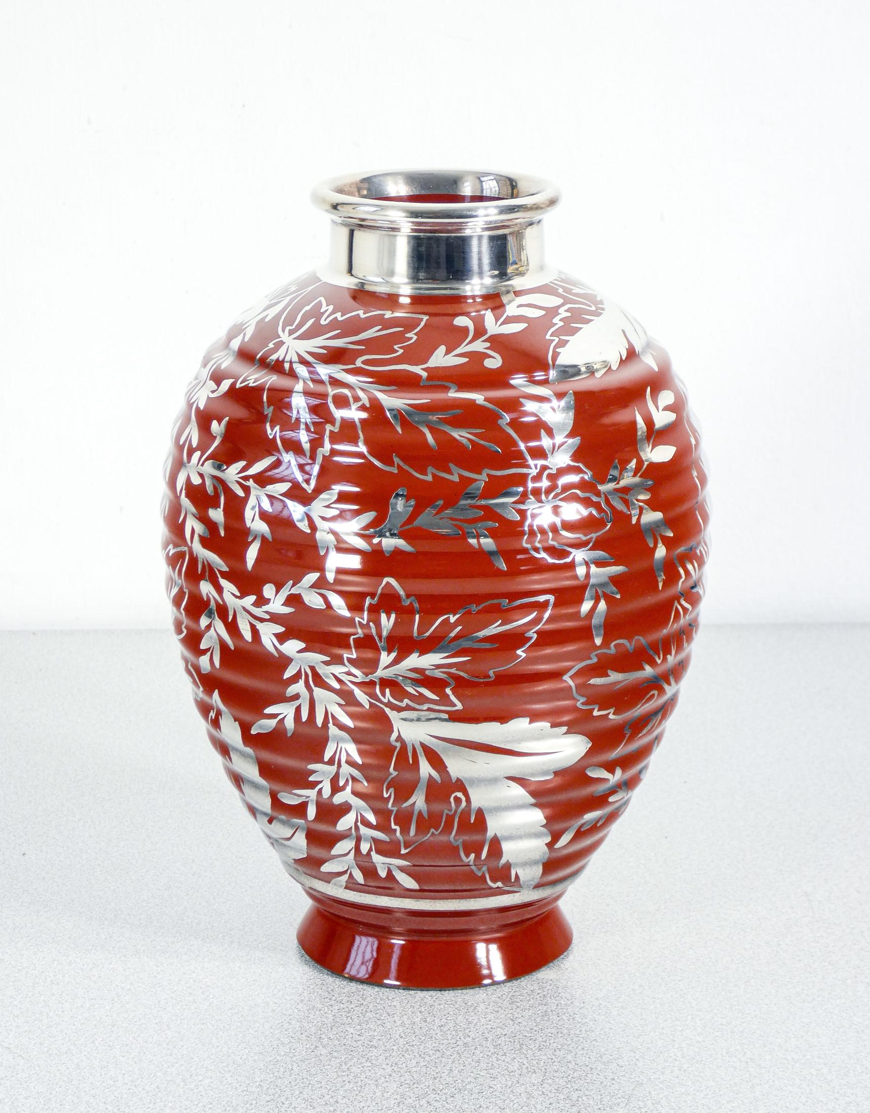 Italiano Vaso in ceramica e lamina d'argento, design Giò PONTI per Richard Ginori. 1930s in vendita