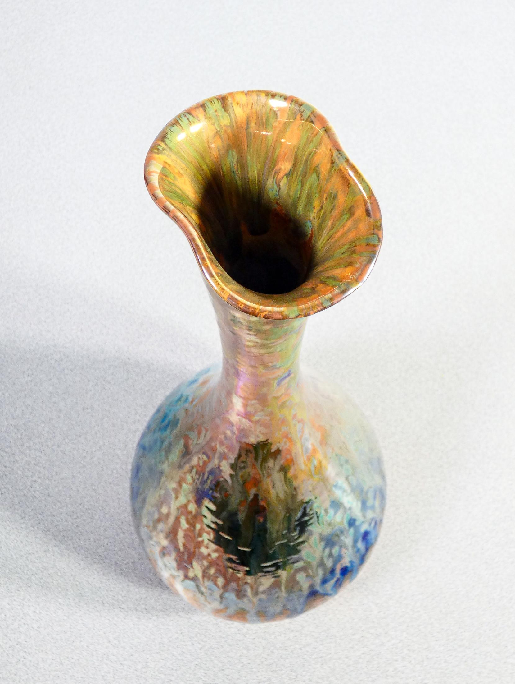 Mid-20th Century Ceramic vase signed Vittoria MAZZOTTI, decorated with lustre. Albisola, 1960s For Sale
