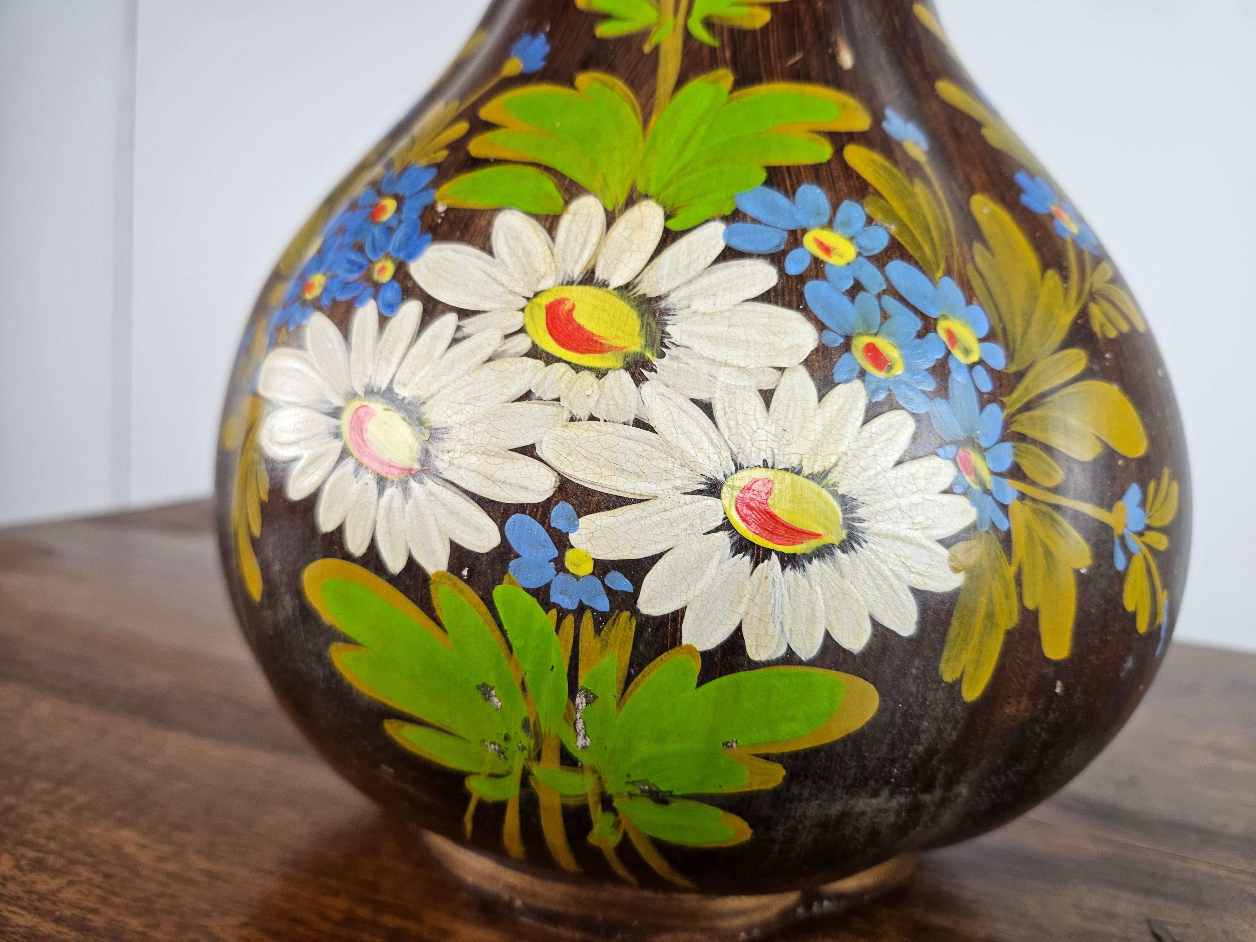 Vaso in ceramica marrone con decori floreali anni '90 in vendita 5