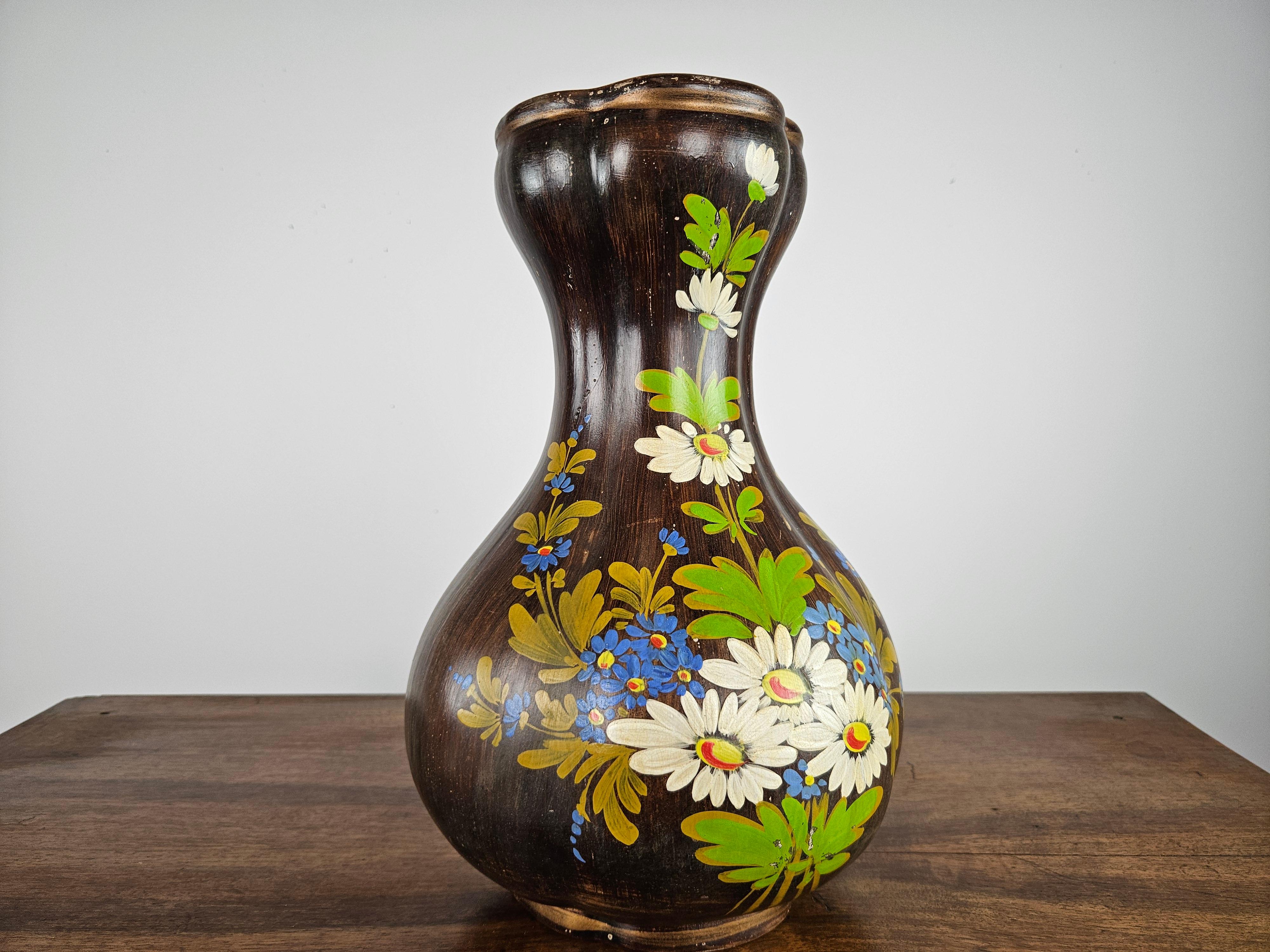 Vaso in ceramica marrone con decori floreali anni '90 In condizioni buone in vendita a Premariacco, IT