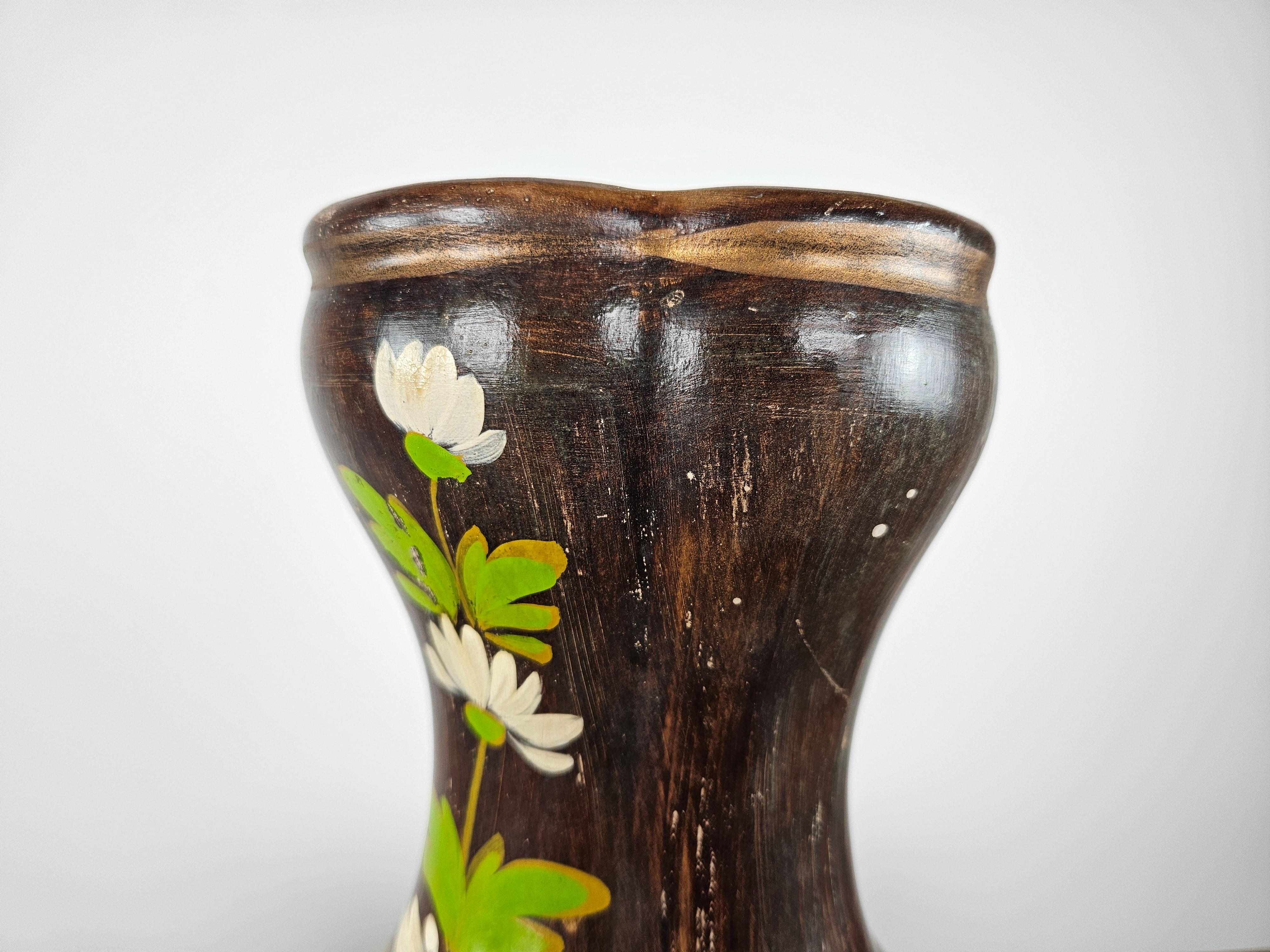 Late 20th Century Vaso in ceramica marrone con decori floreali anni '90 in vendita
