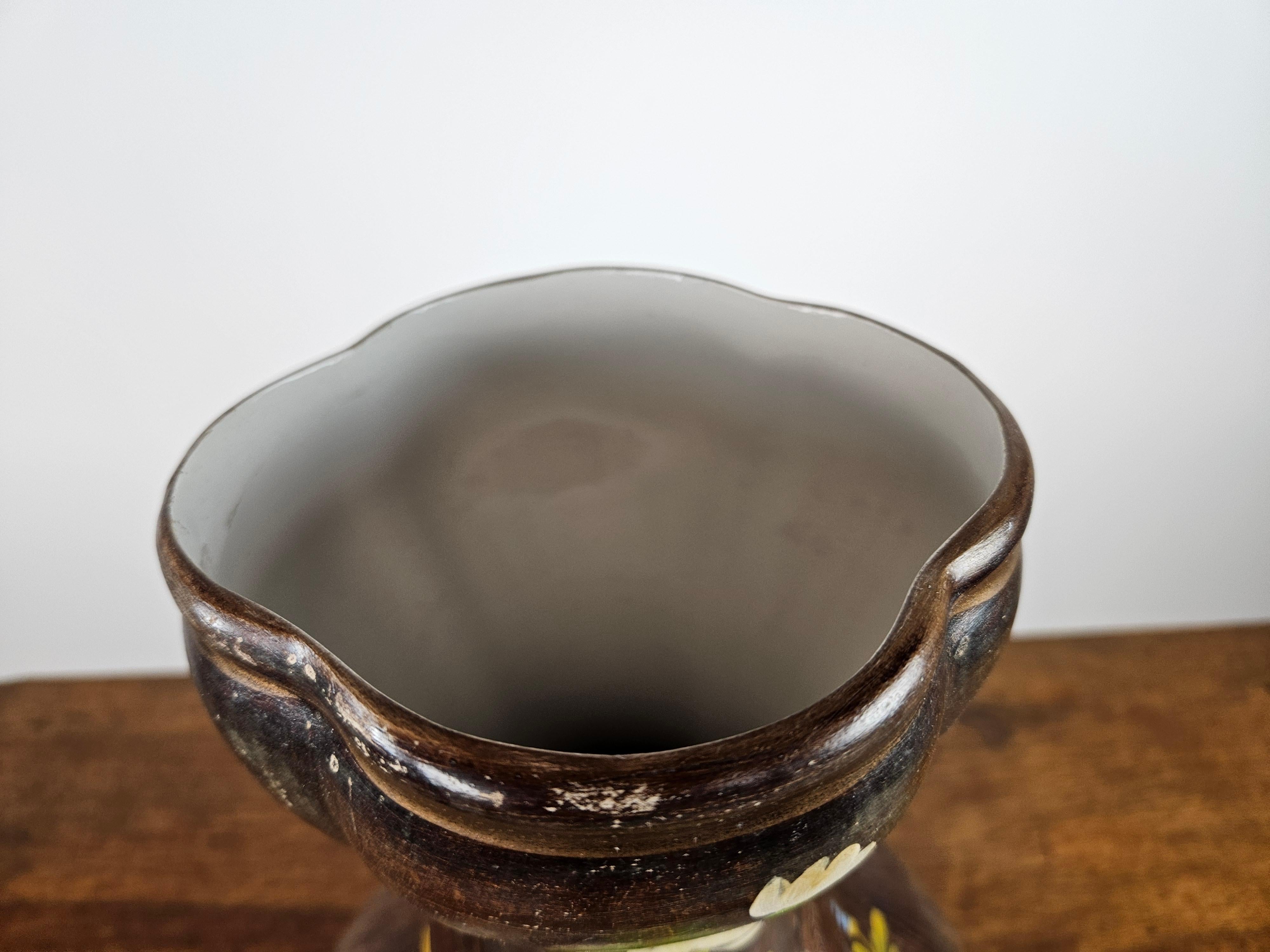 Vaso in ceramica marrone con decori floreali anni '90 in vendita 1