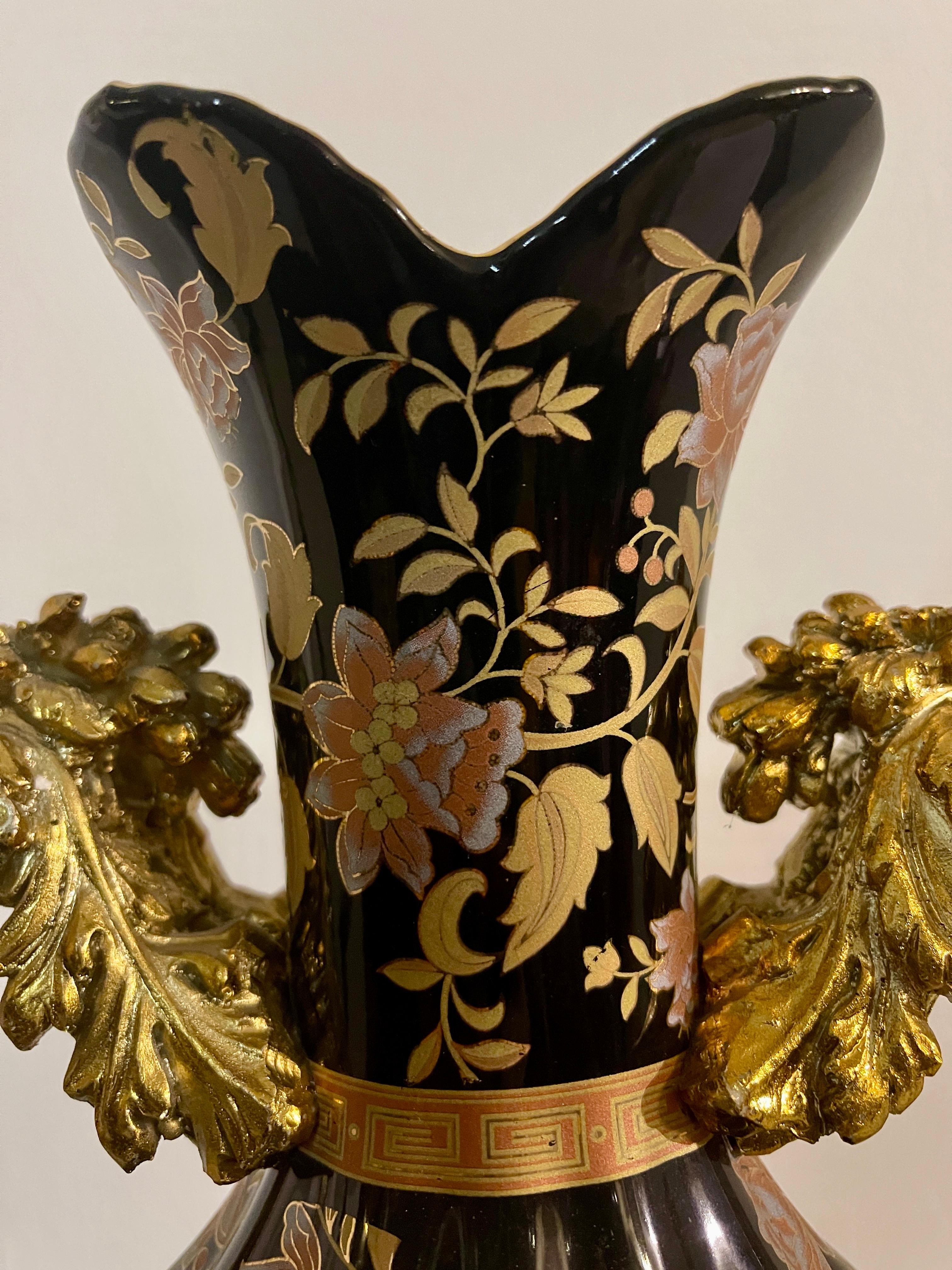 Vase aus Keramik und schwarzem Harz mit goldenem Dekor Vintage 1990er Jahre italienisches Geschirr im Angebot 2