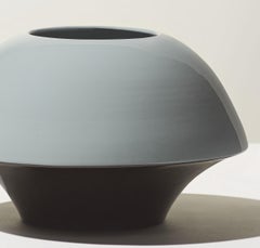 "Trottola", vaso a ruota in ceramica, smalto nero e azzurro, Gatti 1928 Faenza