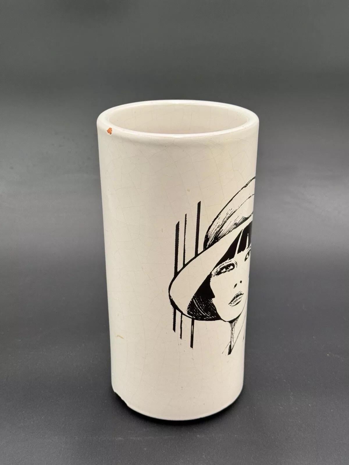 Vaso In Ceramica Valentina Di Guido Crepax In condizioni buone in vendita a Taranto, IT