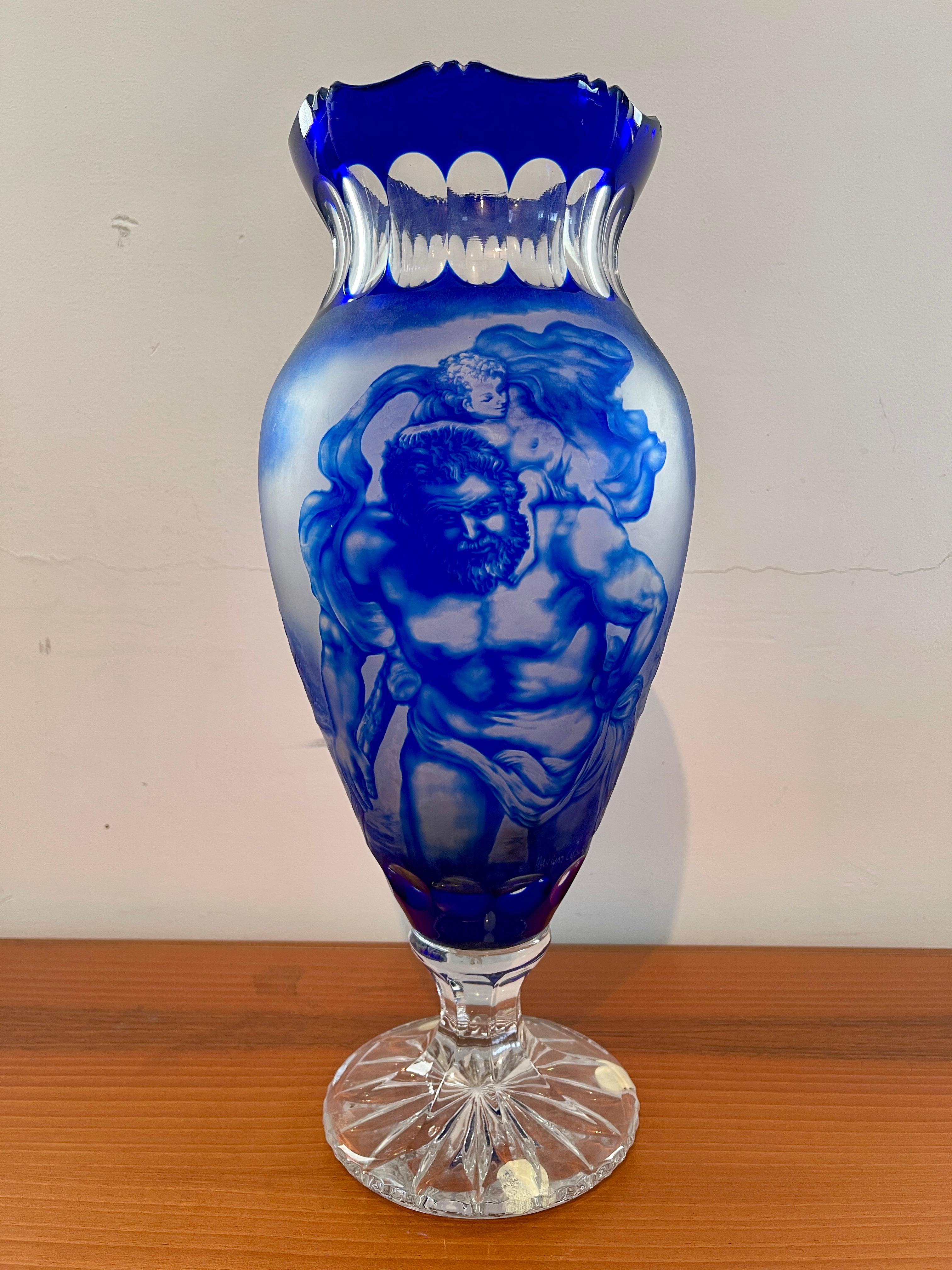 Fatto a mano Vaso in cristallo bohemia Classici XX secolo in vendita