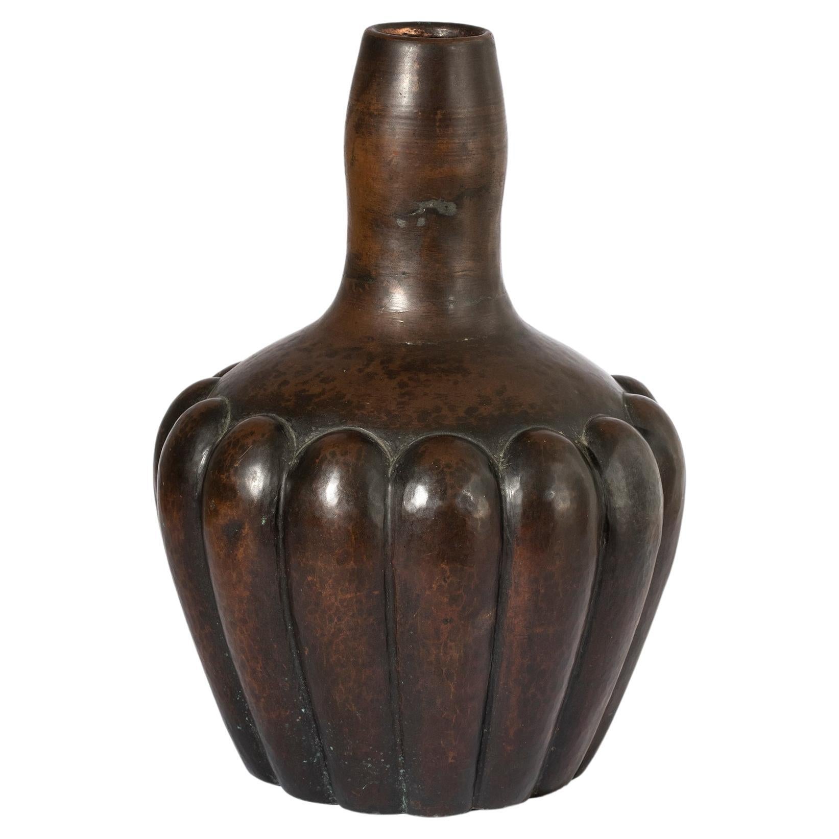  Vaso in rame nello stile di Vittorio Zecchin, anni 20 For Sale