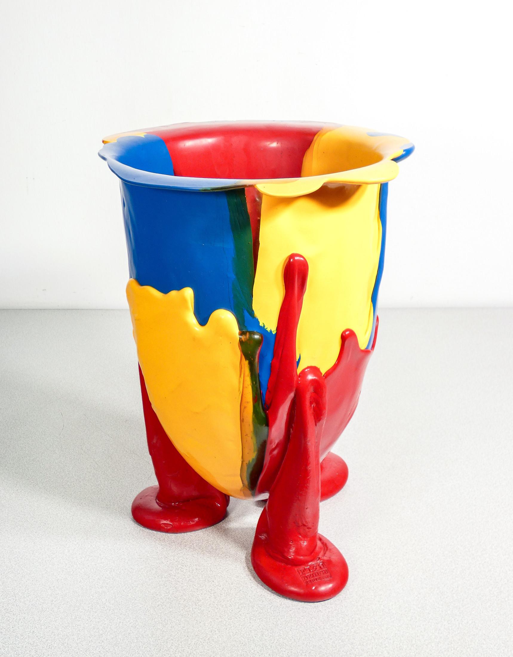 Vase aus Harz
Amazonien
entwurf Gaetano PESCE
für FISH Design.

URSPRUNG
Italien

PERIOD
2016

DESIGNER
Gaetano PESCE

MARK
FISH Entwurf

MODELL
Amazonien

MATERIALIEN
Weiches polychromes Harz

ABMESSUNGEN
H 35.5 cm
Ø ca. 31 cm

BEDINGUNGEN
Die Vase