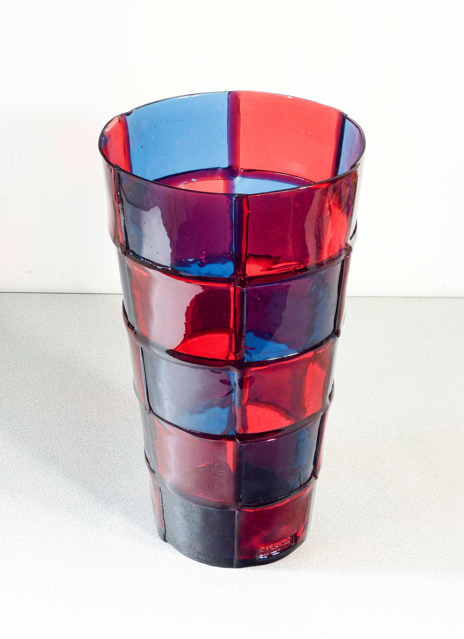 Periodo contemporaneo Vaso in resina 