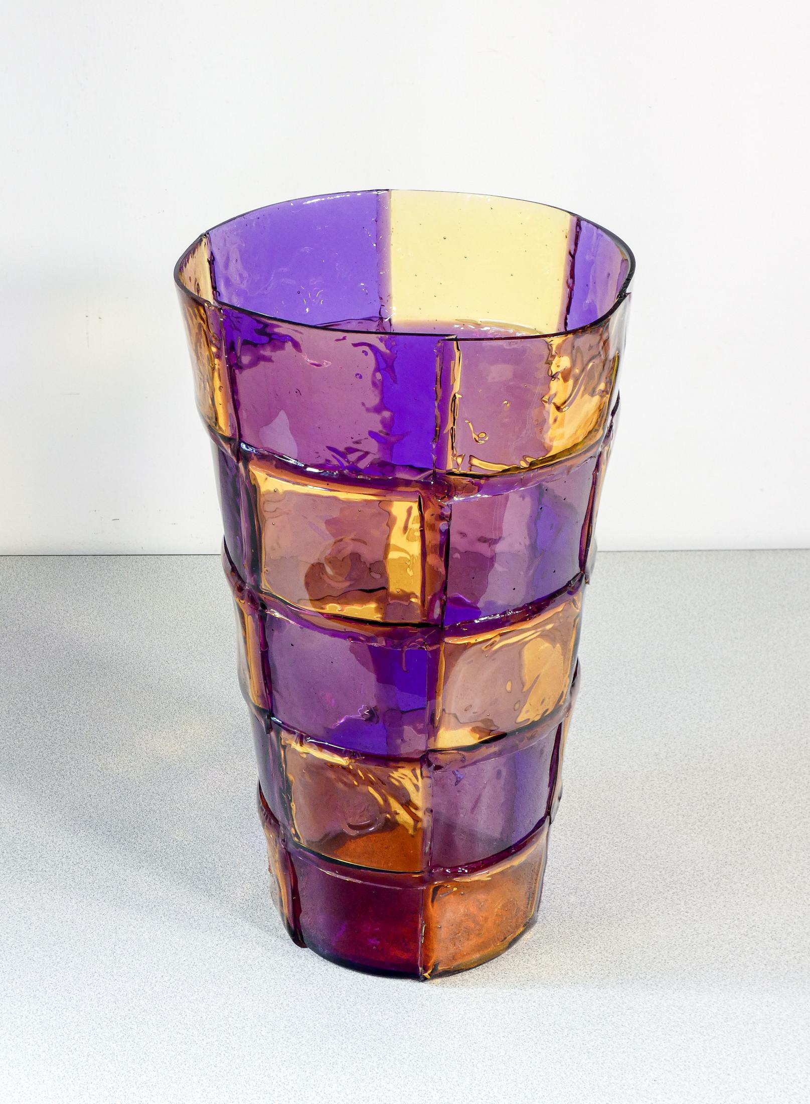 Periodo contemporaneo Vaso in resina 