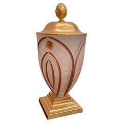 Vase en verre d'art avec base et couvercle dorés, Italie, années 1990