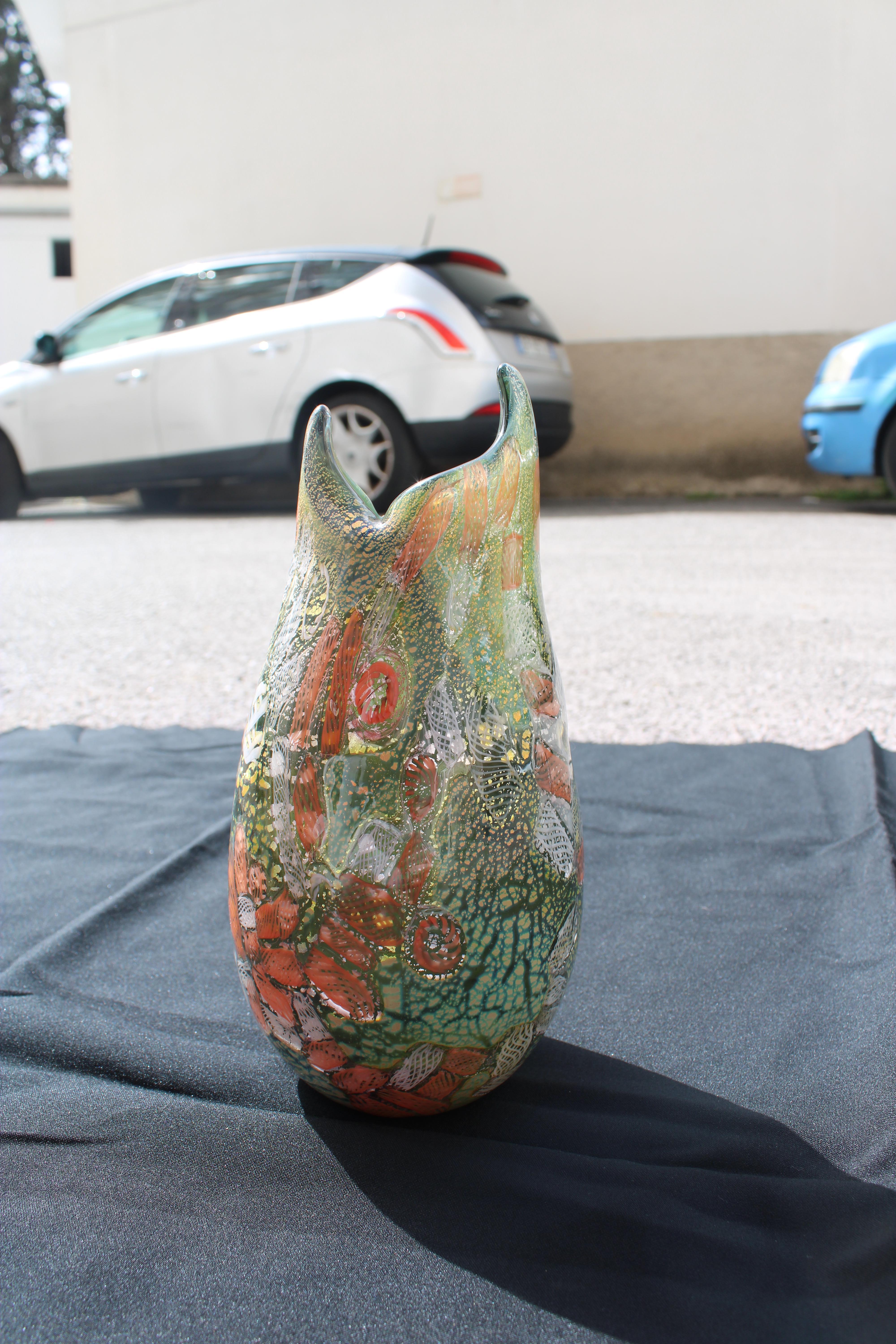 Schöne Avem Vase mit Zanfirico und Gold und Silber Blätter 
