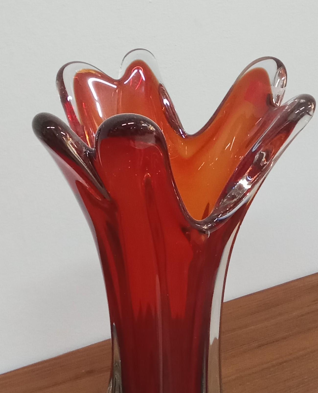 Beautiful submerged Murano glass vase. Red and blue, attributed to Flavio Poli 1960s.