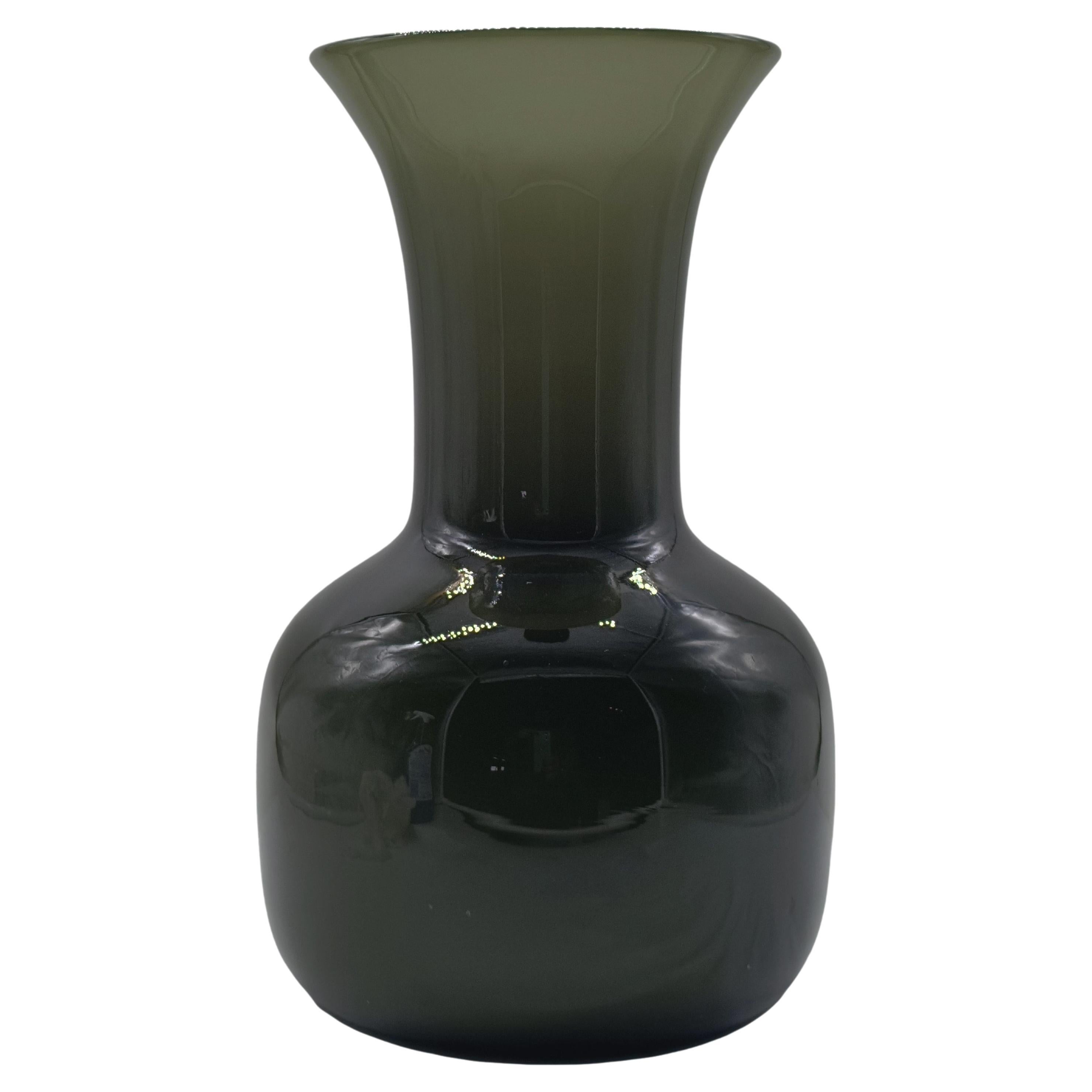Vase en verre de Murano vert pétrole, Italie, années 1980 en vente