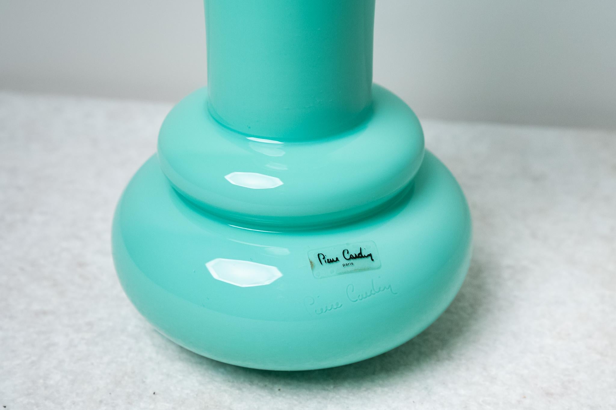 Vetro Vaso in vetro francese firmato Pierre Cardin, Anni '80 in vendita