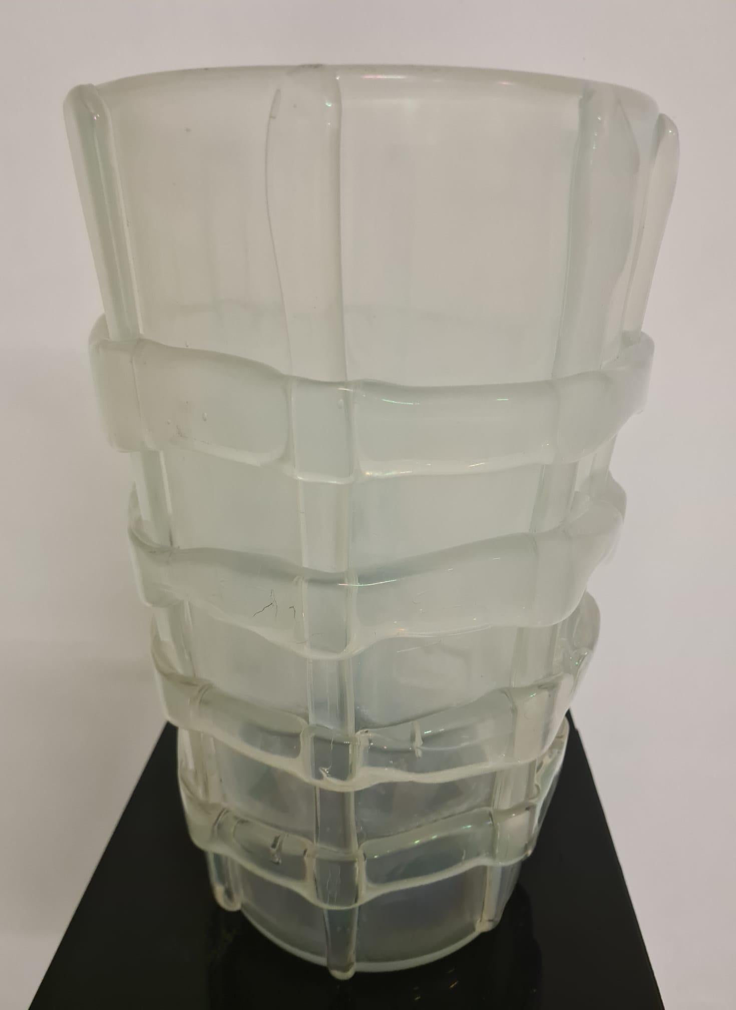 Jarrón de cristal iridiscente con aplicaciones de ercole Barovier para Ferro, Toso & Baro en venta 4