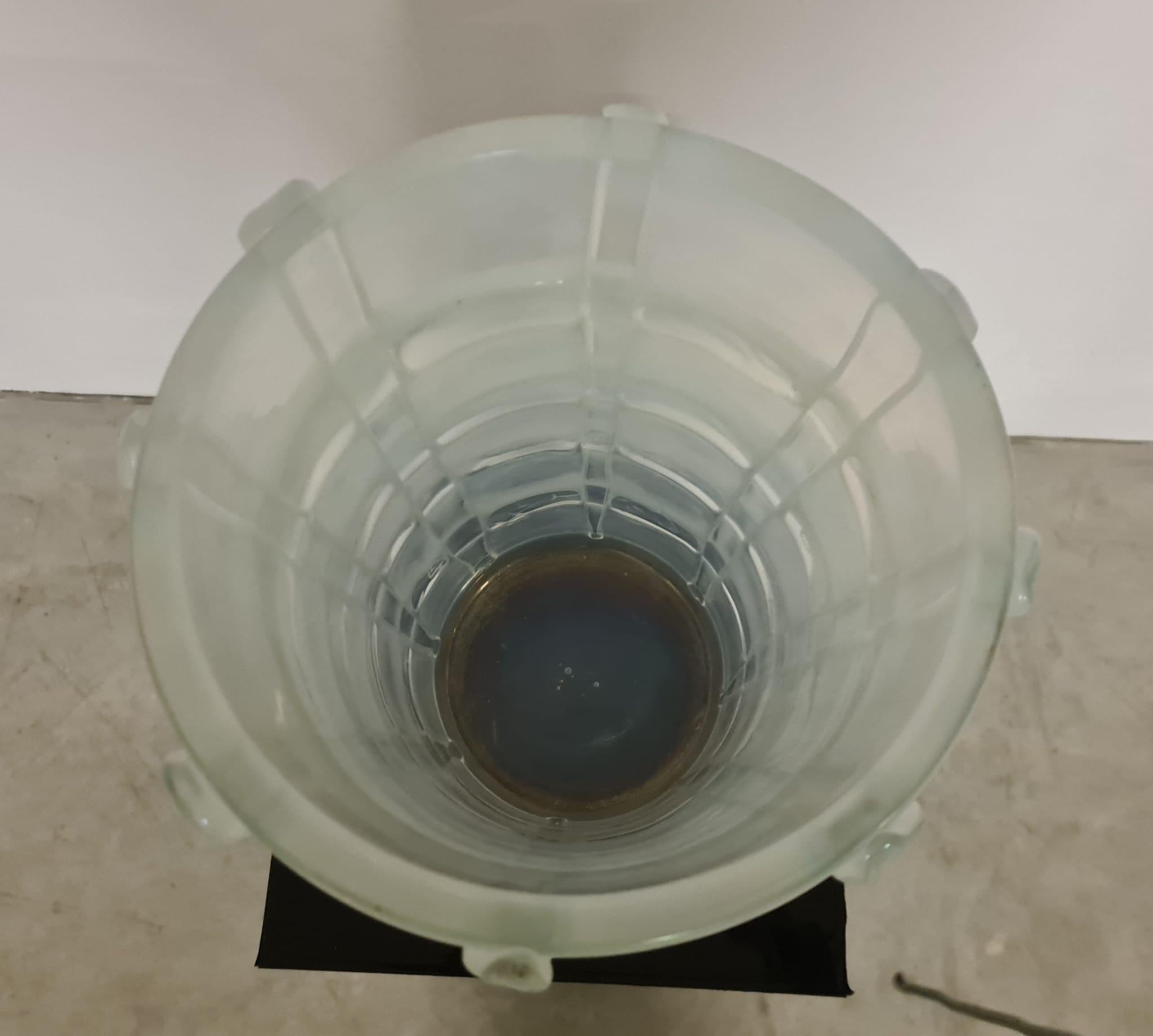 Jarrón de cristal iridiscente con aplicaciones de ercole Barovier para Ferro, Toso & Baro en venta 6