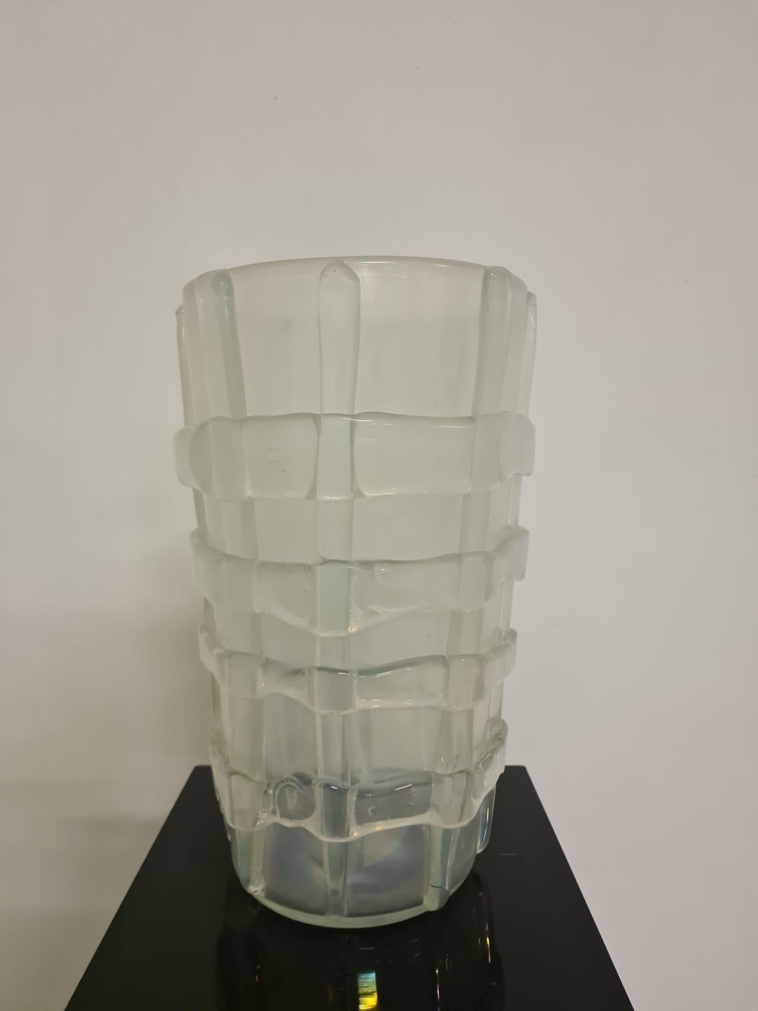 Jarrón de cristal iridiscente con aplicaciones de ercole Barovier para Ferro, Toso & Baro en venta 2