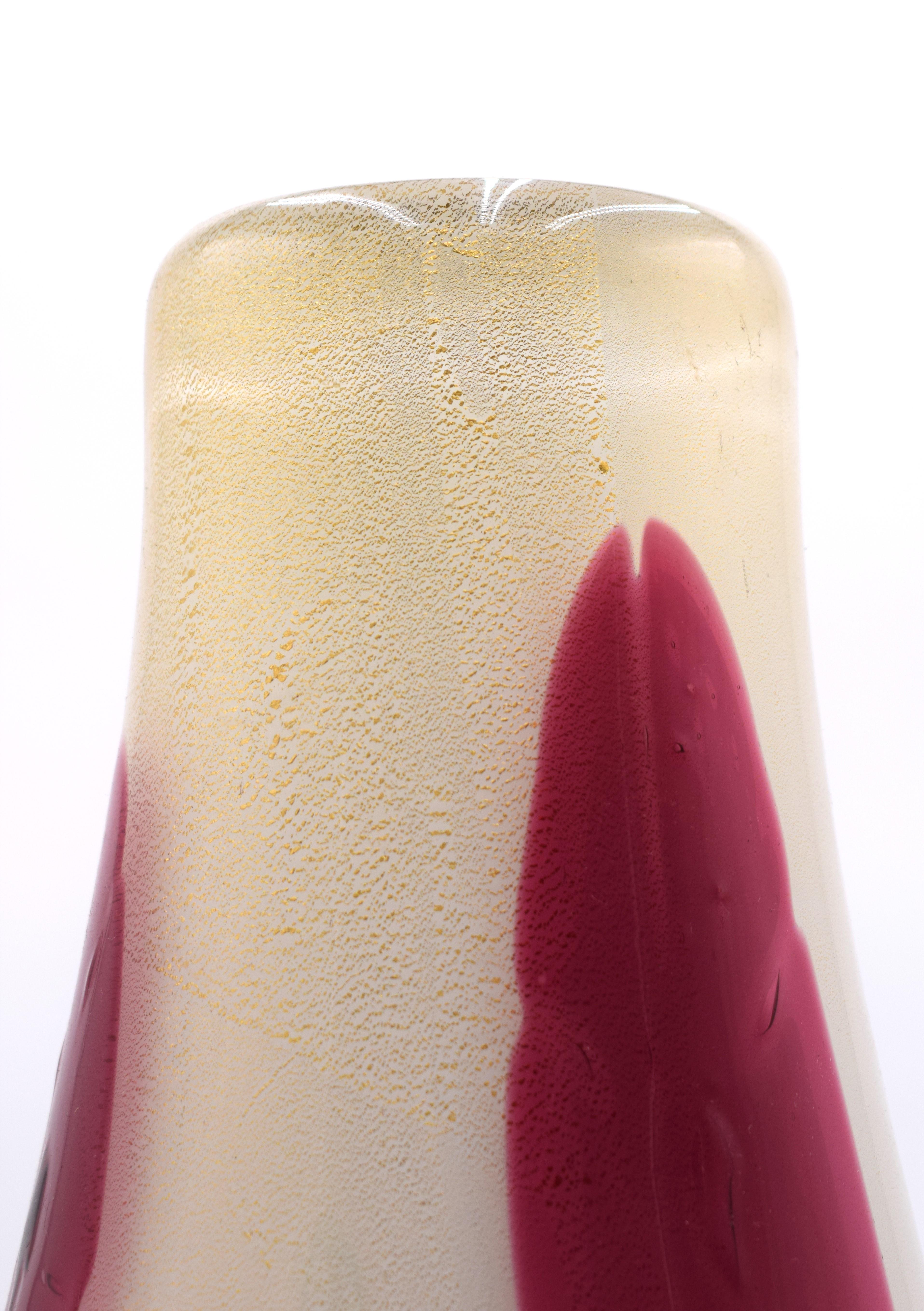 Mid-Century Modern Muranese glass vase with leaves, Italy, 1960s. For Sale