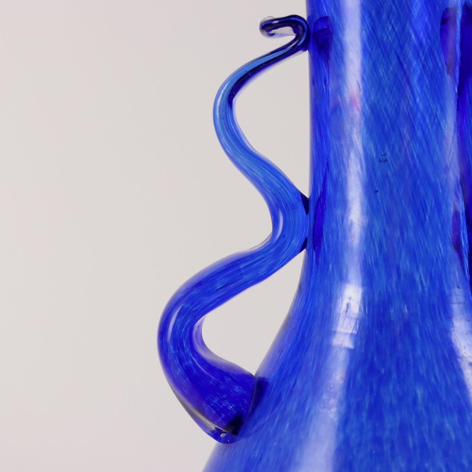 Mid-Century Modern Vaso in Vetro Murano Cenedese blu, Italia Anni '60 For Sale