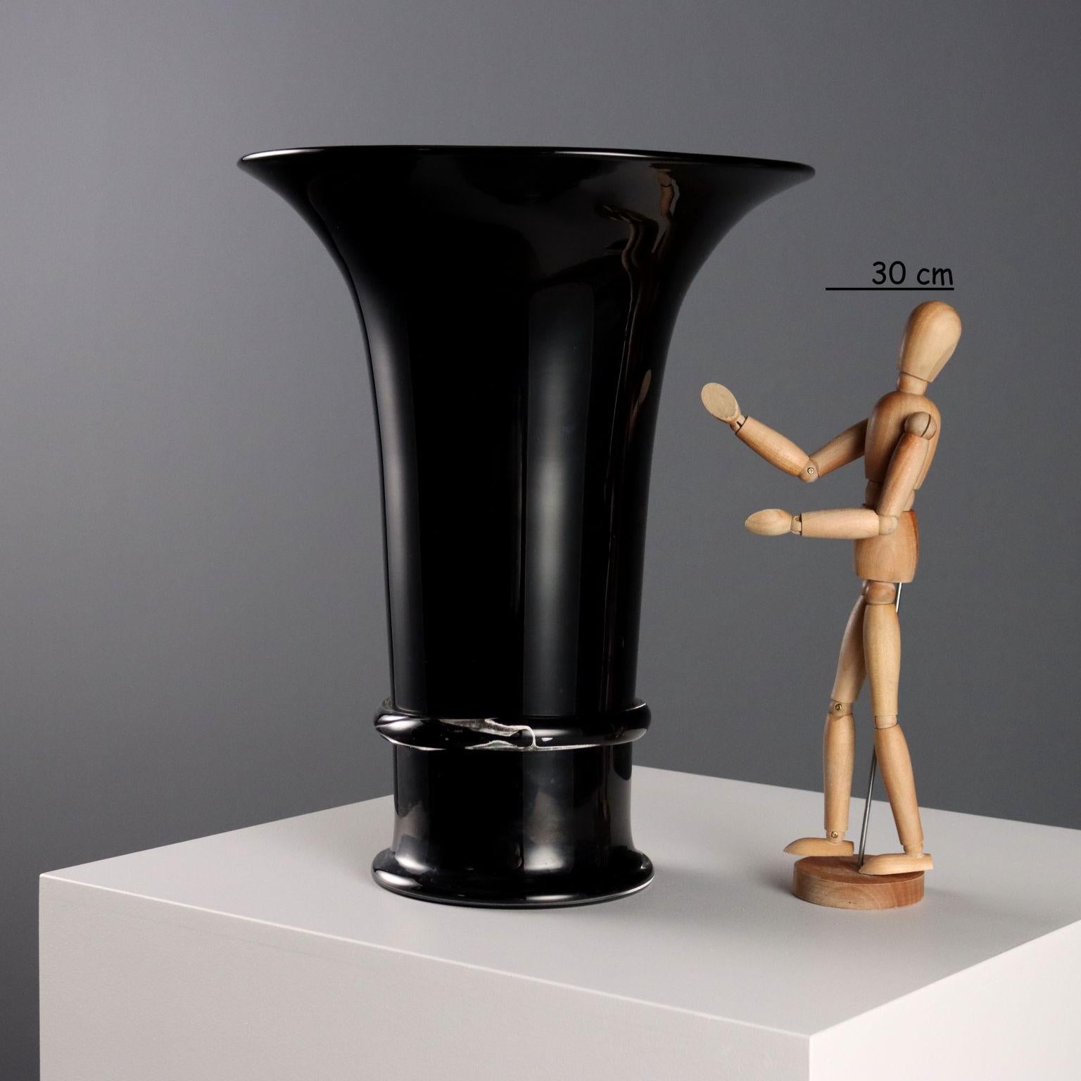 Vaso in Vetro Nero Manifattura Seguso Vetri d'Arte anni 80 Moderno en venta
