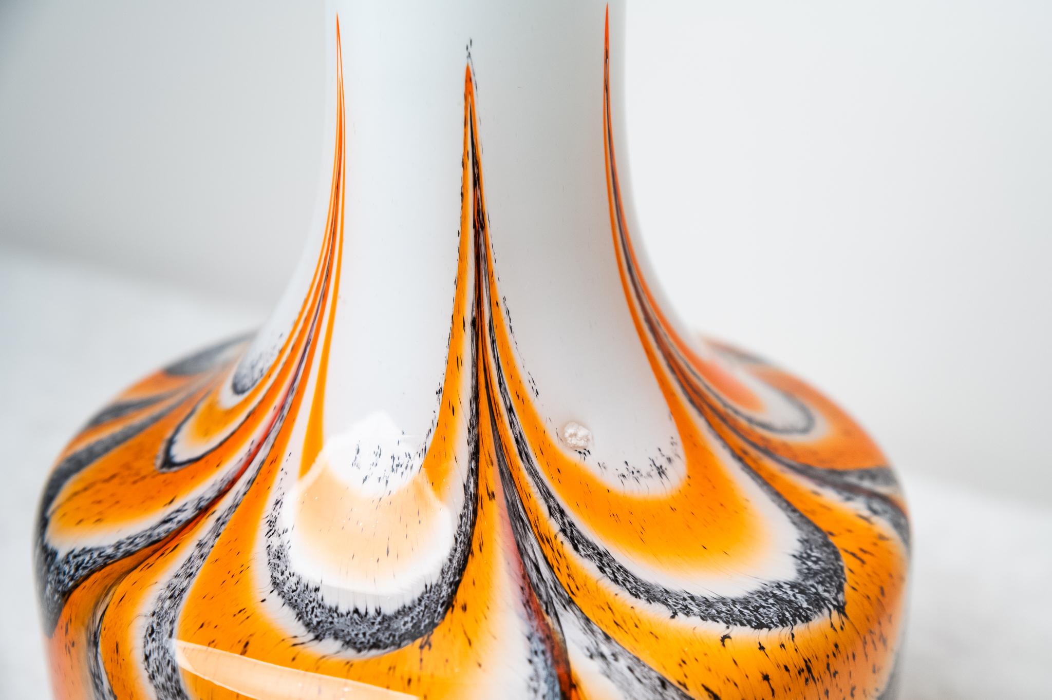 Vaso in vetro opalino di Carlo Moretti, Italia, 1960 In condizioni buone in vendita a Bastia Umbra, IT
