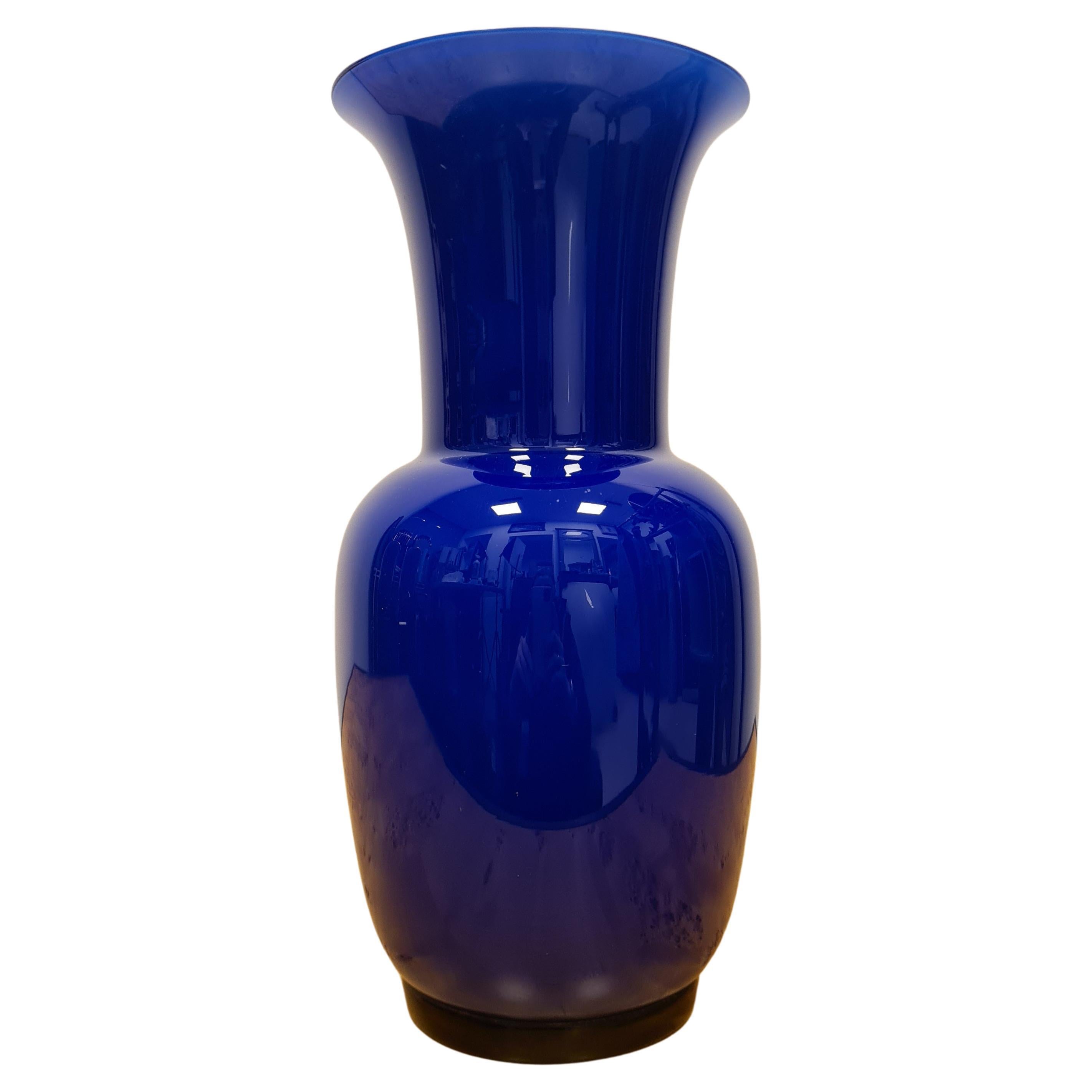 Opaline and Sapphire-colored glass vase by Paolo Venini for Venini For Sale