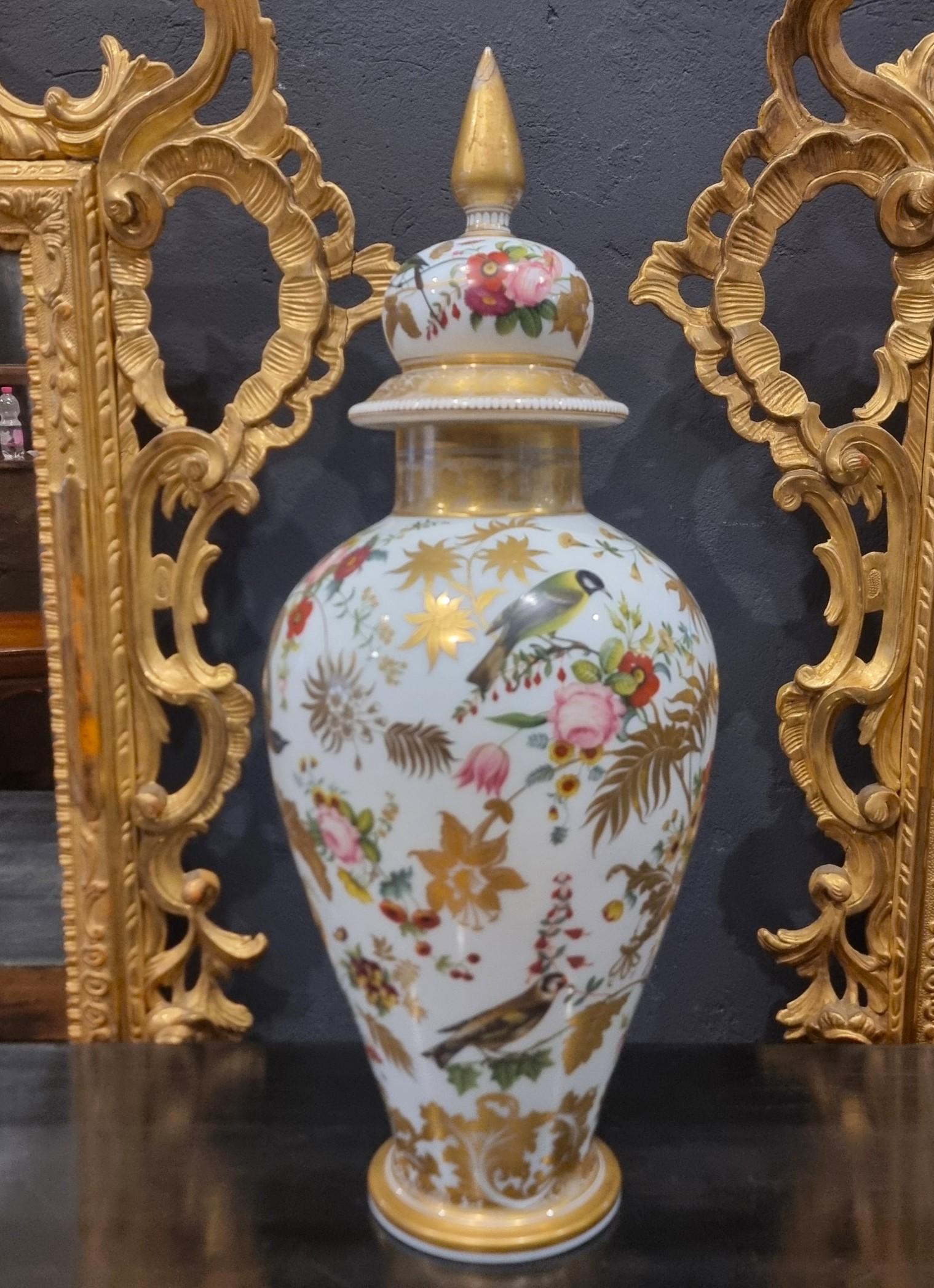 Austrian Vase en verre opalin Wilhelm Hofmann fin du 19ème siècle en vente