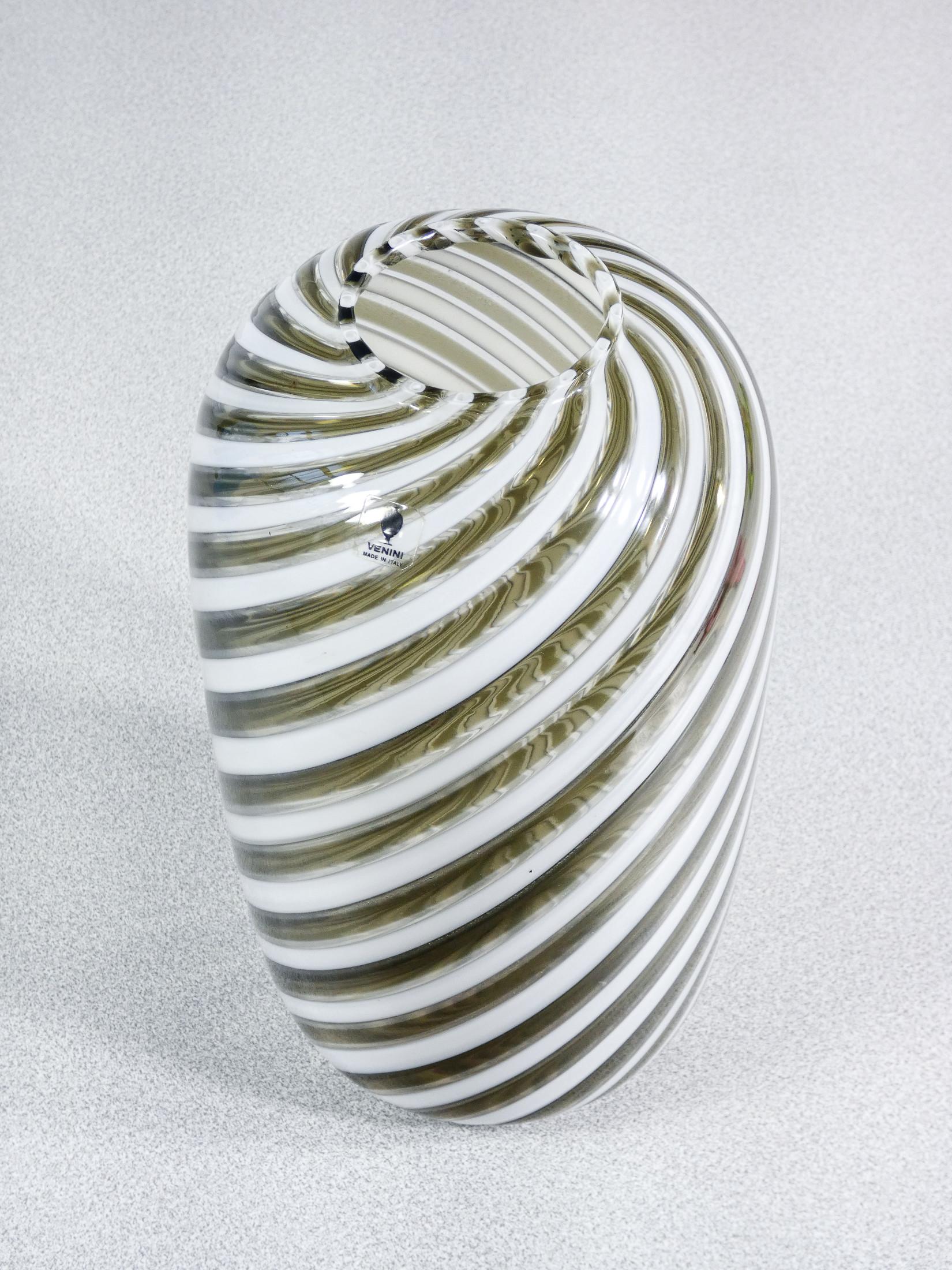 Vaso in vetro soffiato A Fasce Verticali design Fulvio BIANCONI per VENINI. 1980 In condizioni ottime a Torino, IT