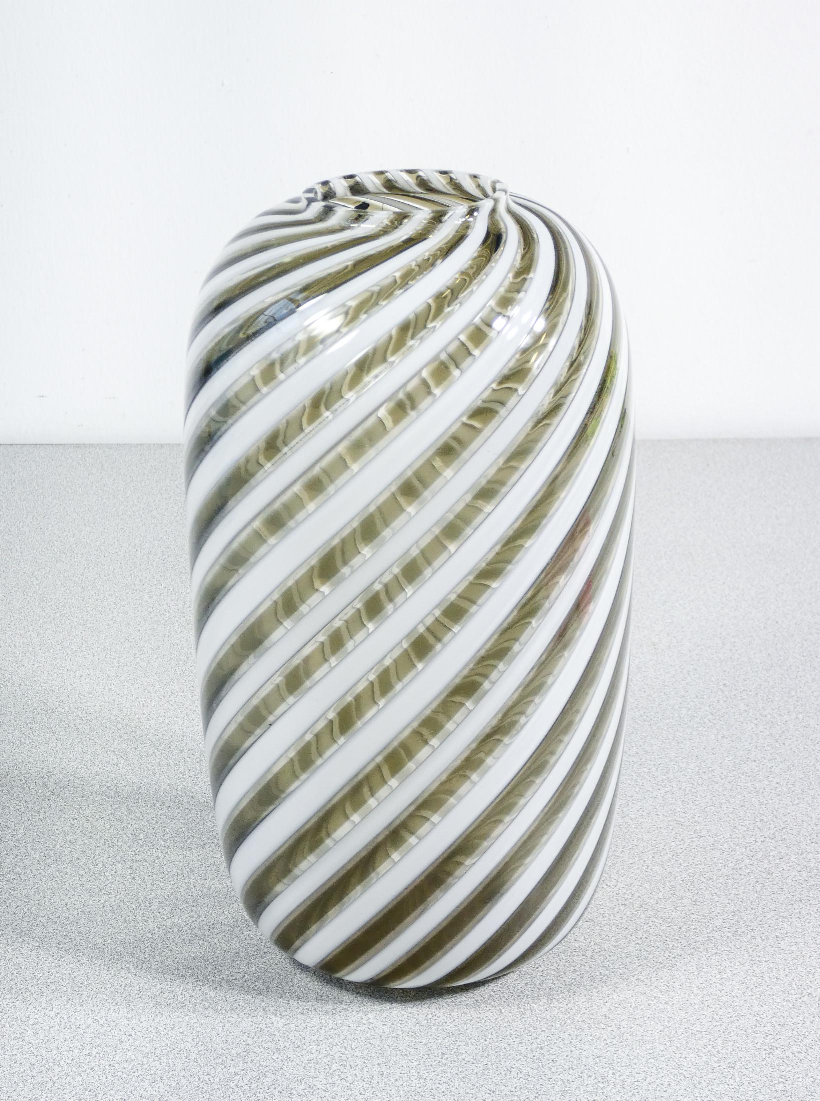 Vetro Vaso in vetro soffiato A Fasce Verticali design Fulvio BIANCONI per VENINI. 1980