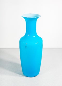 Vaso in vetro soffiato azzurro Incamiciato, design Carlo SCARPA per VENINI. 1994