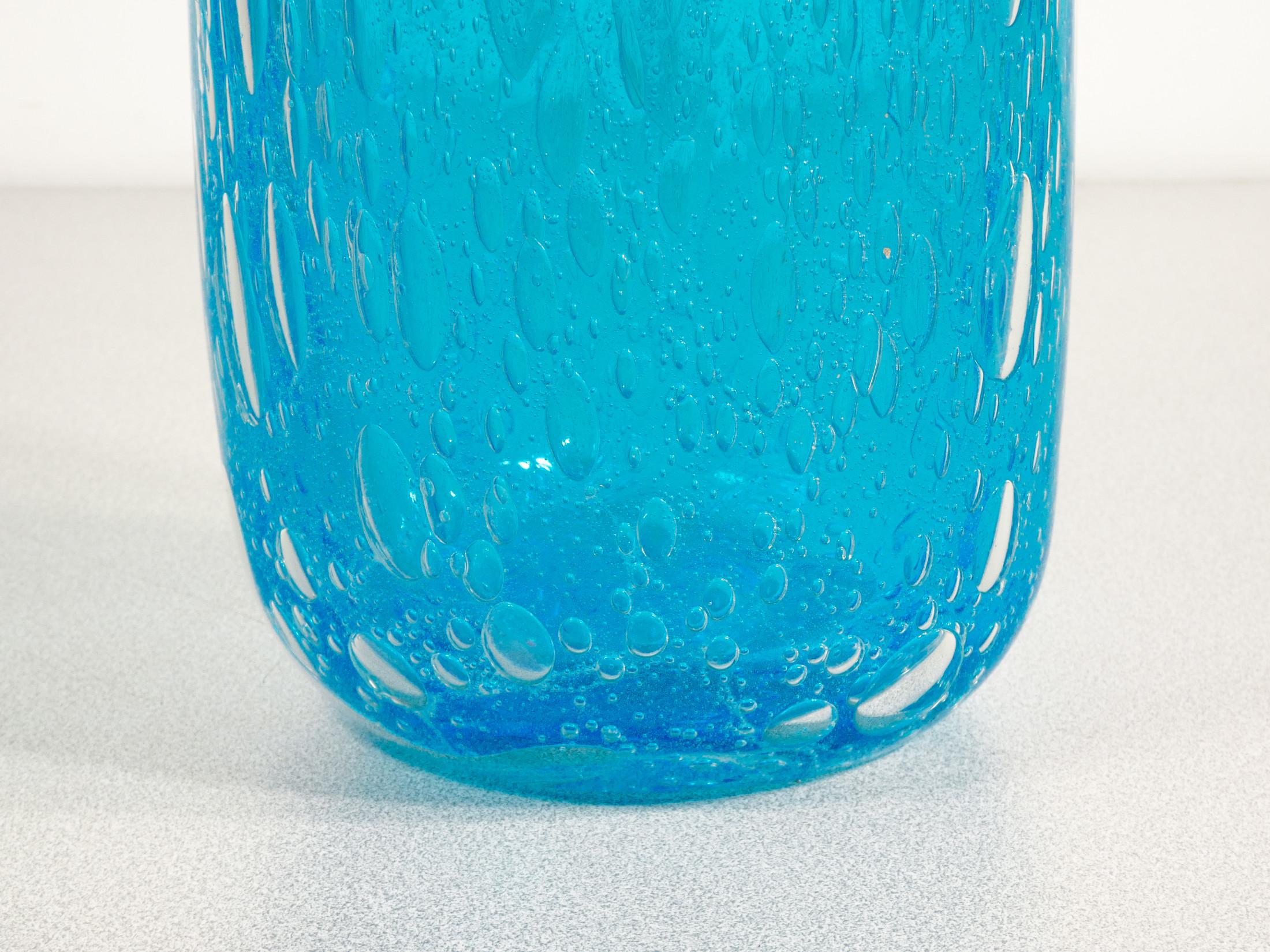Vase en verre soufflé signé Alessandro BARBARO. Murano en vente 2