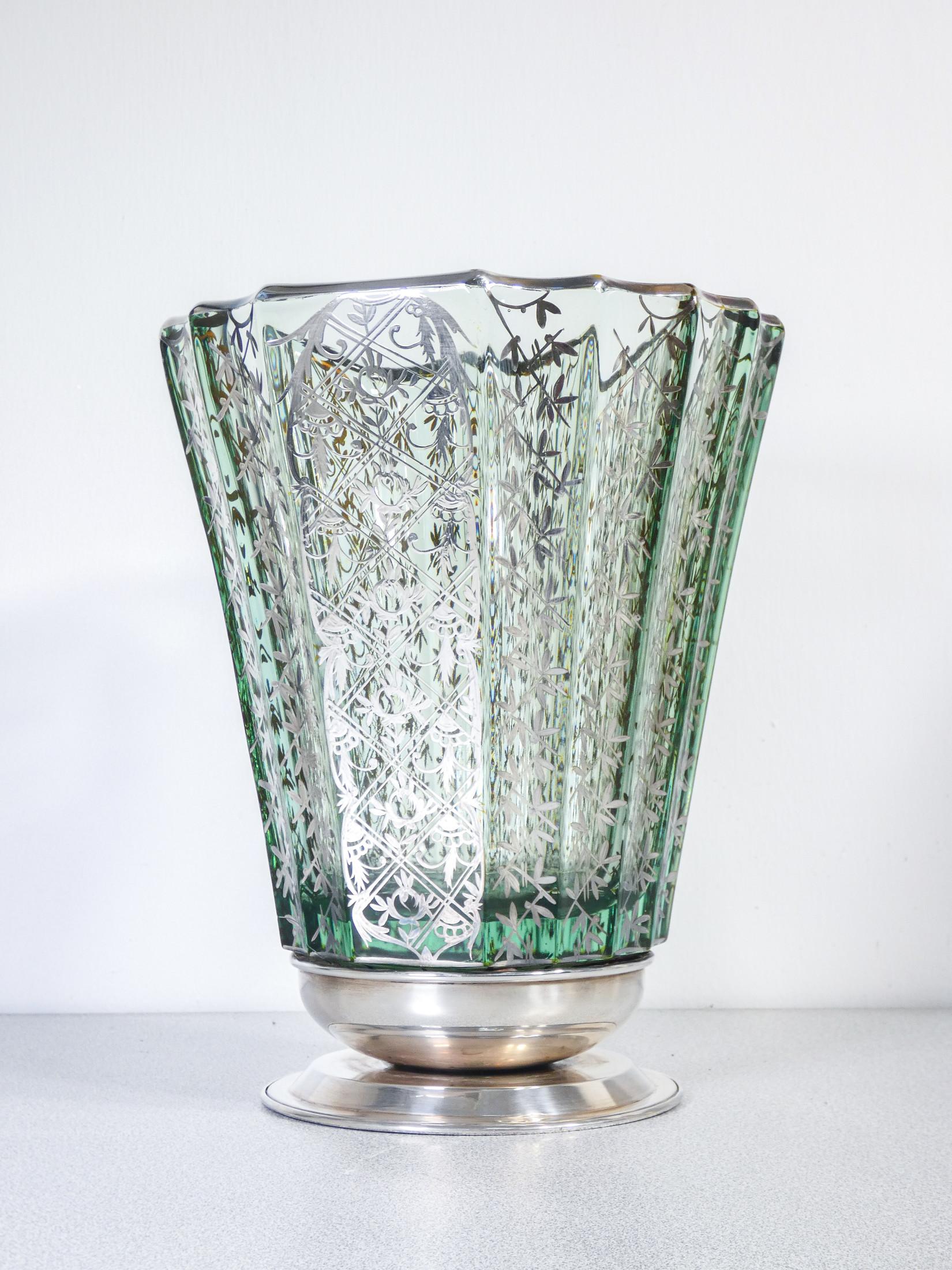 Blown glass vase with silver decoration. Italy, Early 20th Century In Good Condition For Sale In Torino, IT