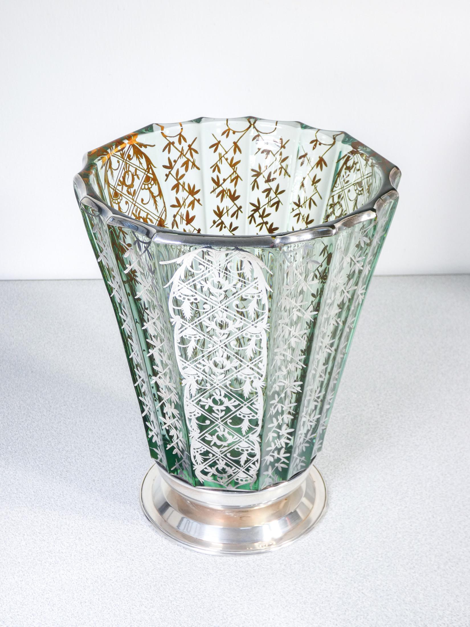 20th Century Vase en verre soufflé avec décoration en argent. Italie, Début du 20e siècle en vente
