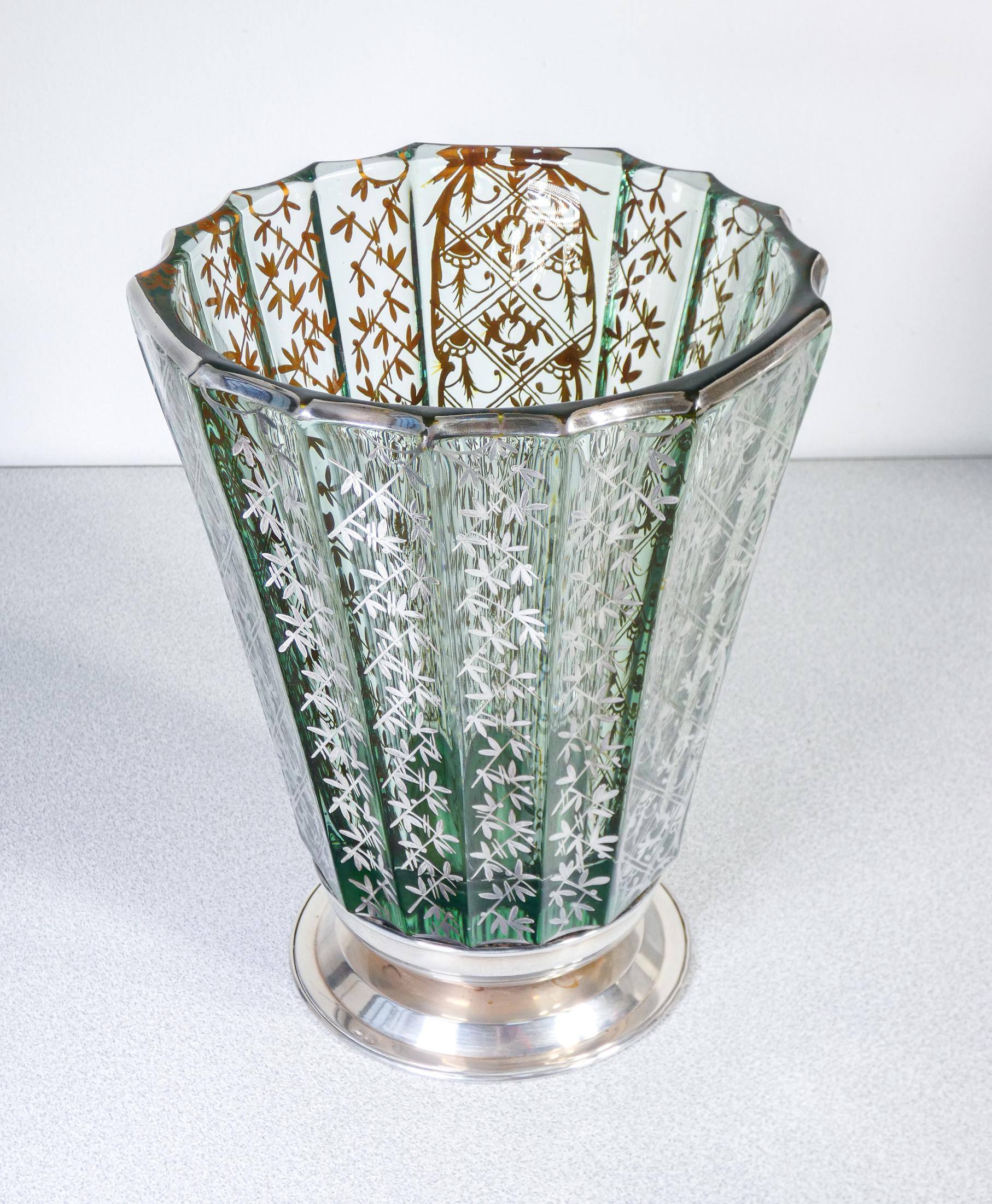 Vase en verre soufflé avec décoration en argent. Italie, Début du 20e siècle en vente 1