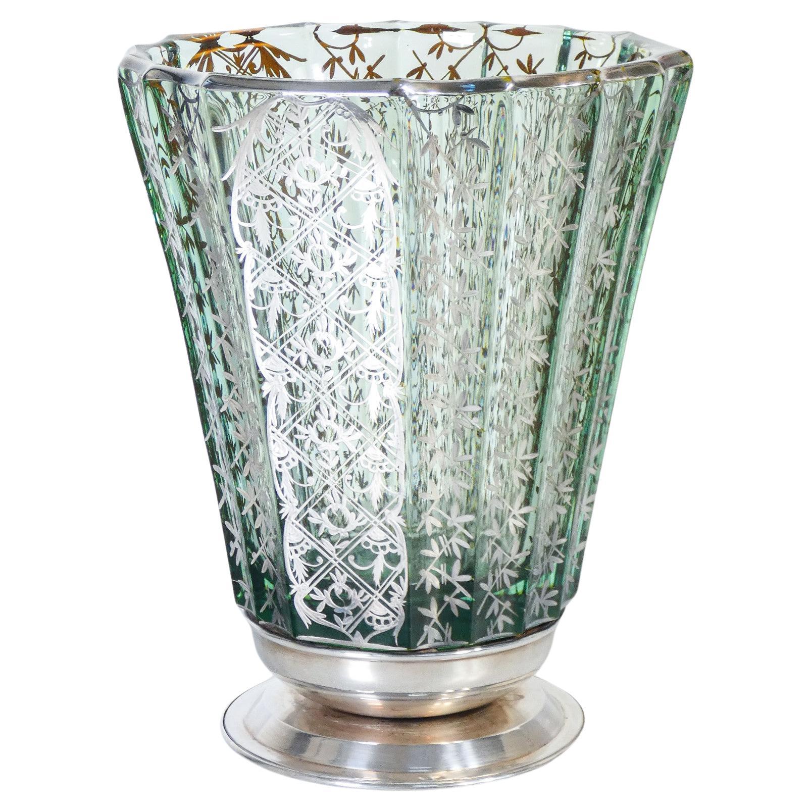 Vase en verre soufflé avec décoration en argent. Italie, Début du 20e siècle en vente