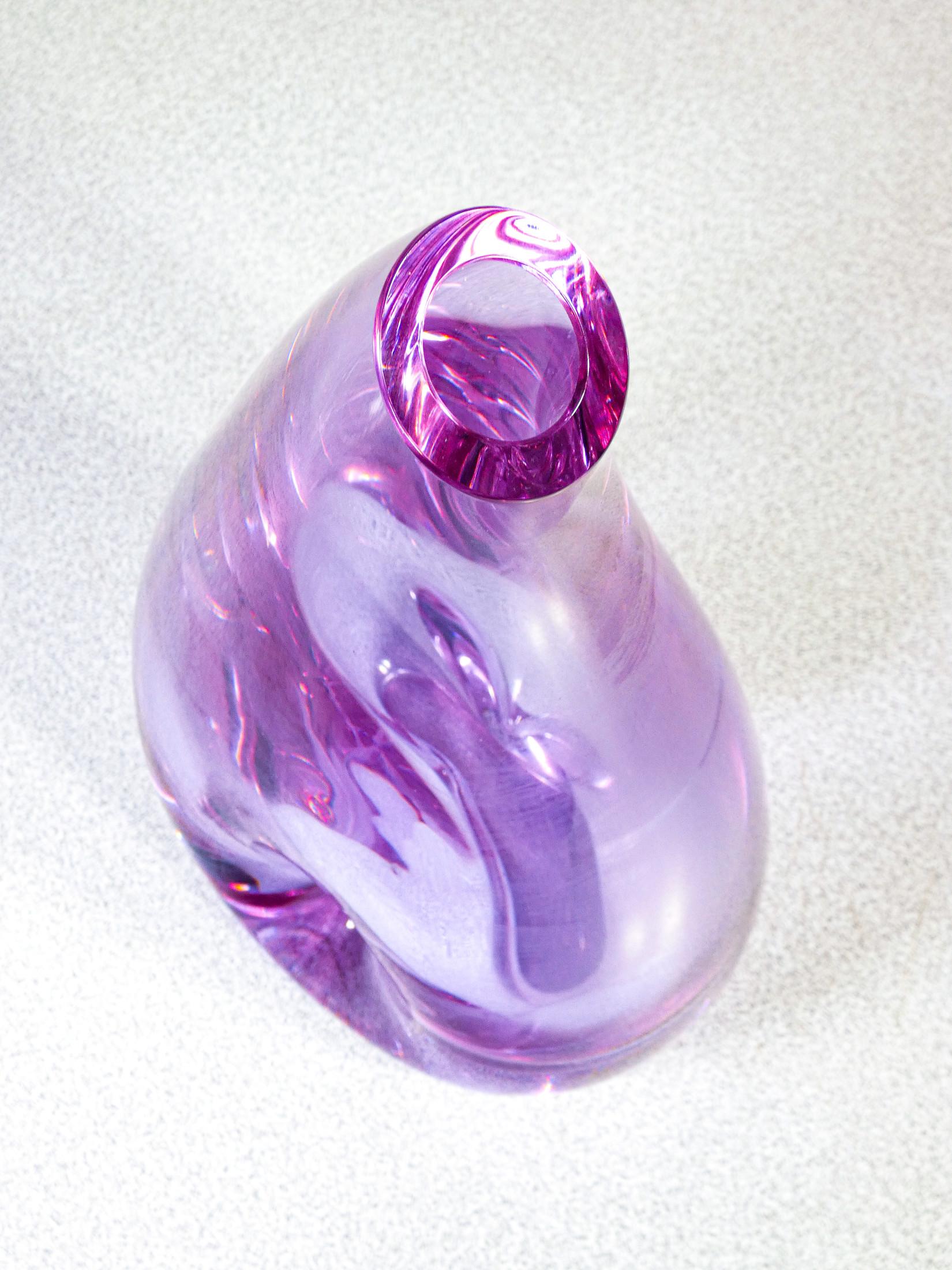 Vase en verre soufflé SEVRES, couleur irisée. France, années 1980 en vente 2