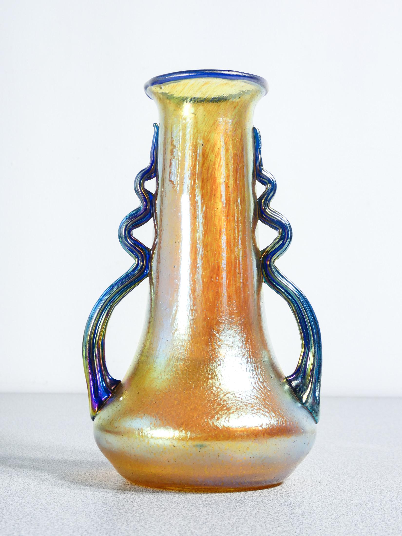 LOETZ Austria iridescent blown glass vase, signed on bottom. 1900s For Sale 4