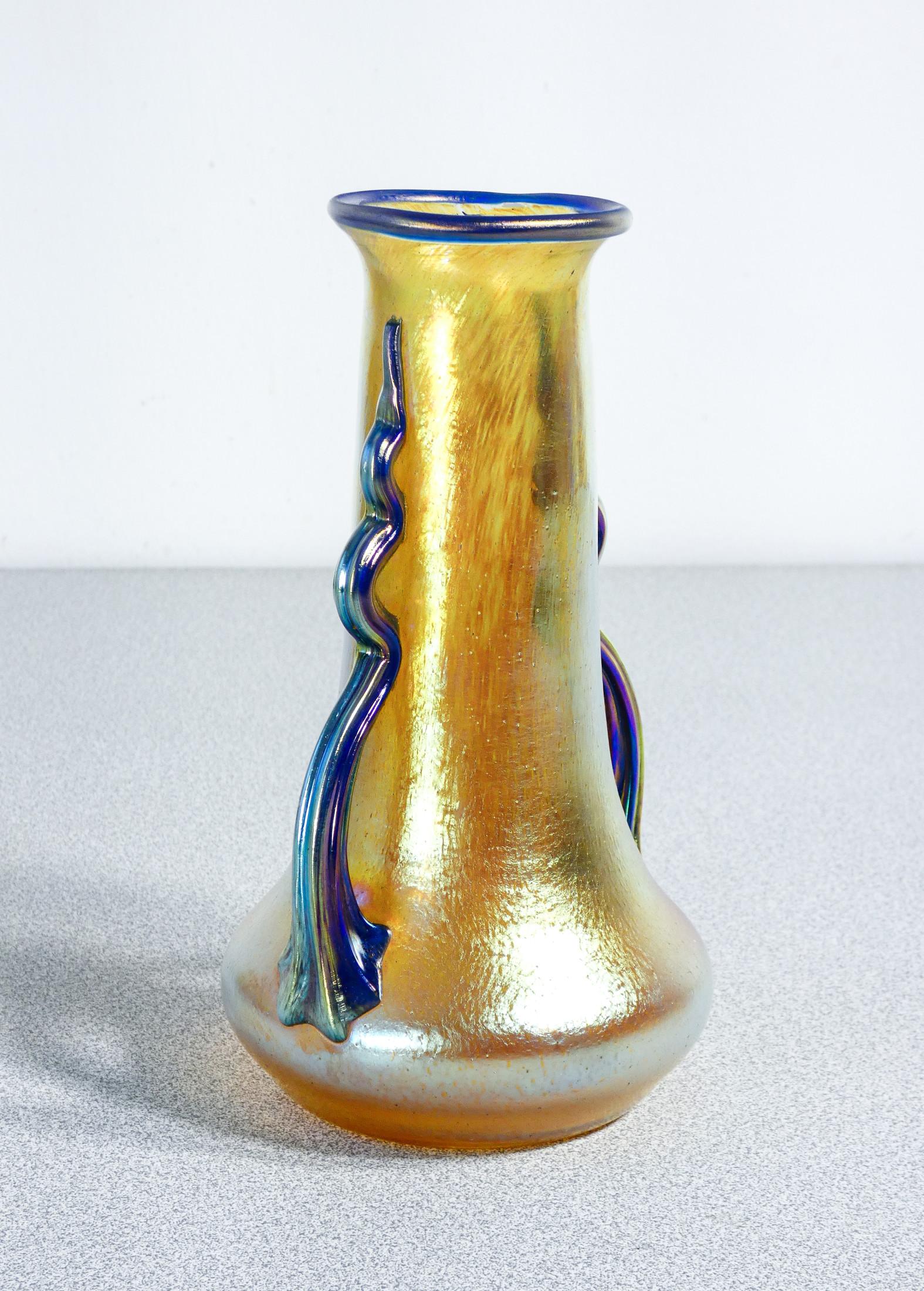 LOETZ Austria iridescent blown glass vase, signed on bottom. 1900s For Sale 2